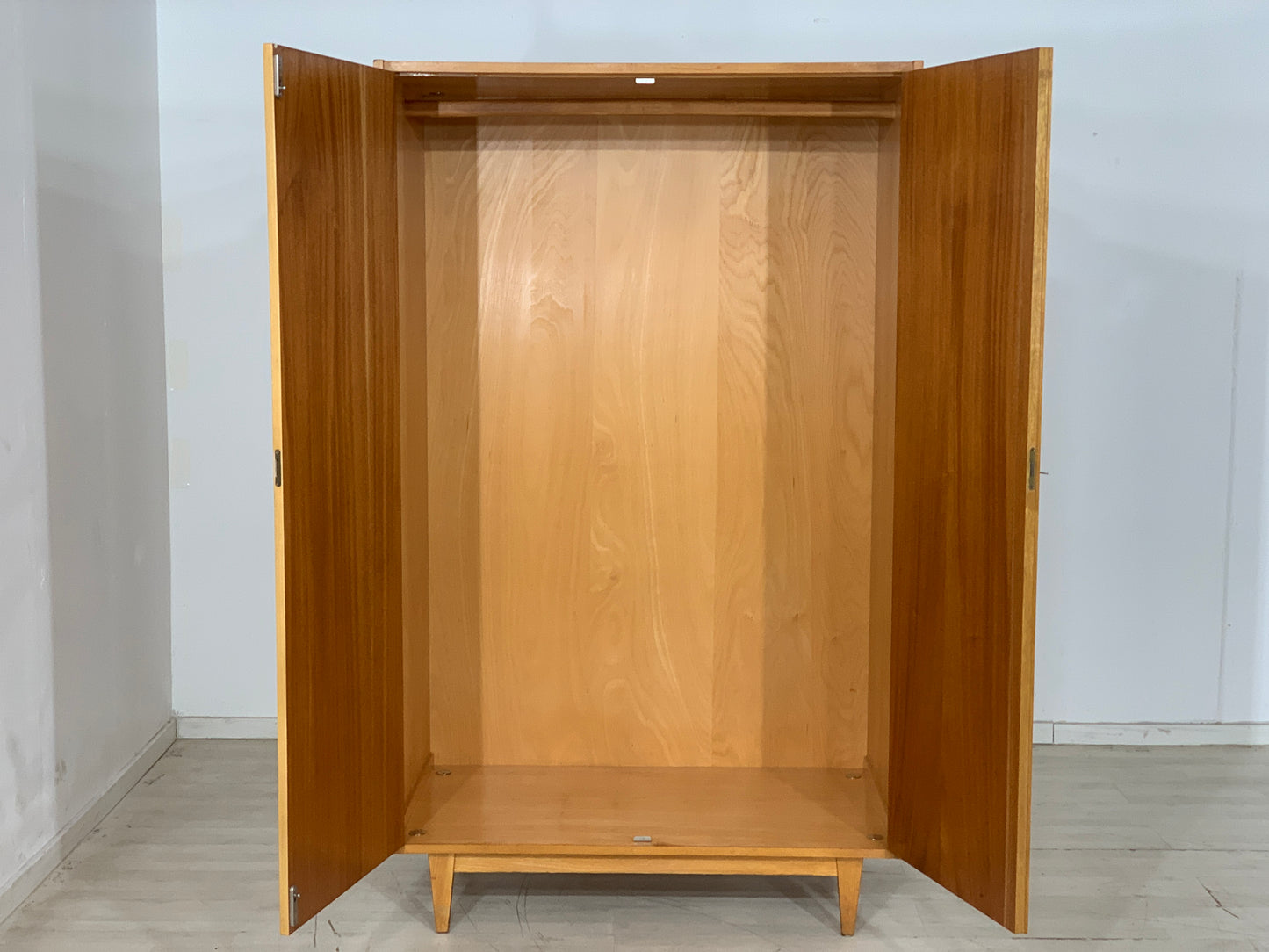 Mid Century Hellerau Kleiderschrank Schrank Wardrobe Vintage