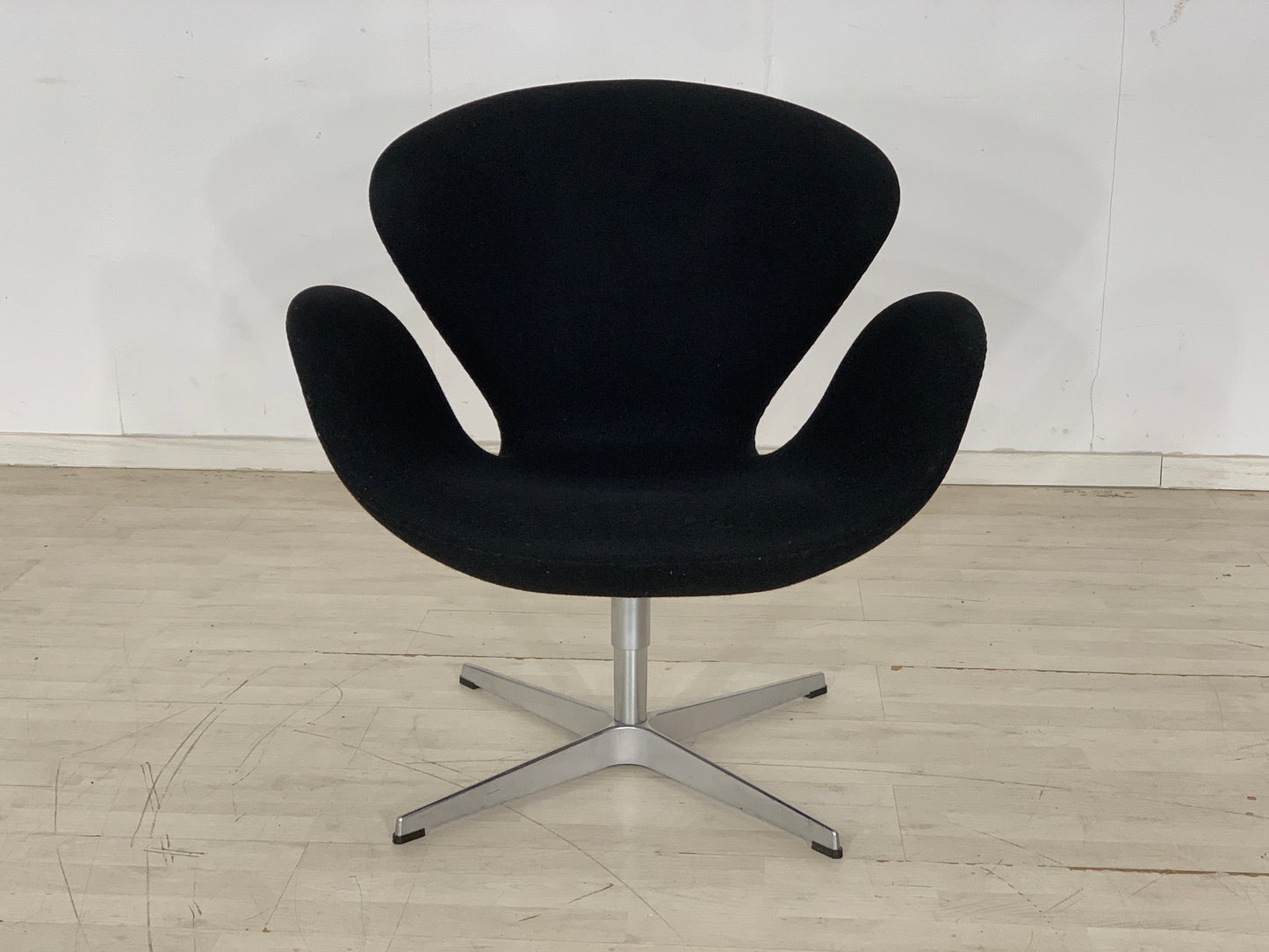 Arne Jacobsen Stuhl Sessel Drehstuhl Drehsessel Wohnzimmersessel Swan Chair