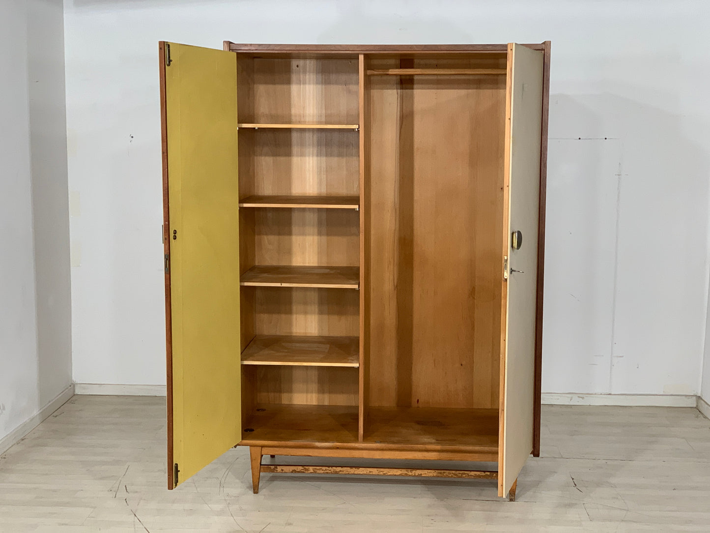 Mid Century Kleiderschrank Schrank Wardrobe Vintage