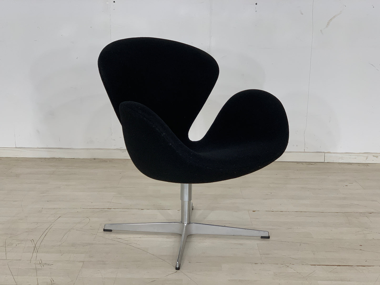 Arne Jacobsen Stuhl Sessel Drehstuhl Drehsessel Wohnzimmersessel Swan Chair