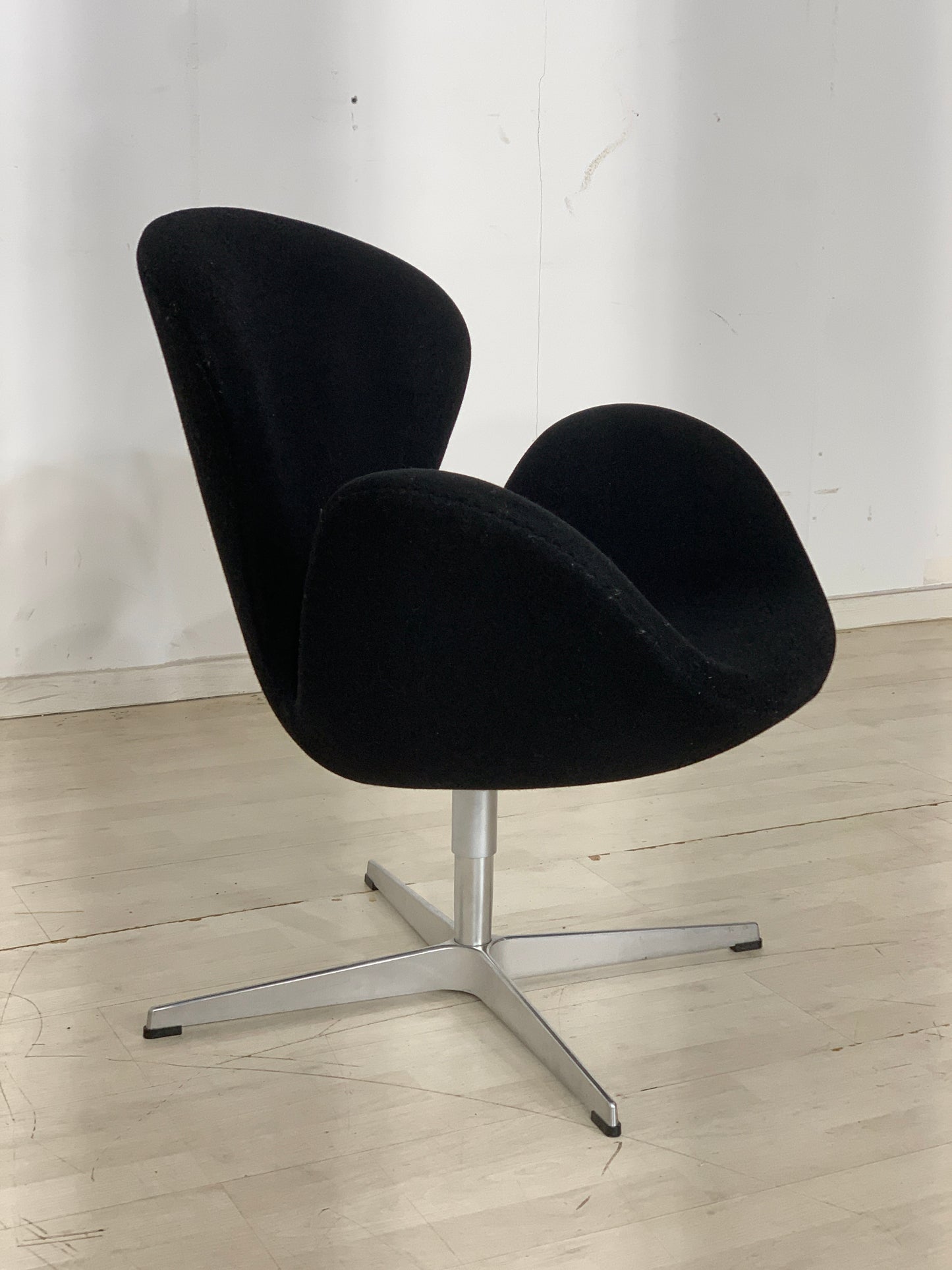 Arne Jacobsen Stuhl Sessel Drehstuhl Drehsessel Wohnzimmersessel Swan Chair