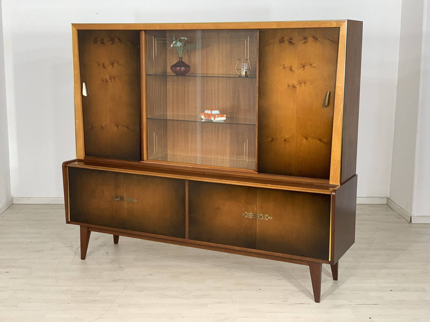 MID CENTURY HIGHBOARD GESCHIRRSCHRANK WOHNZIMMERSCHRANK BUFFET VINTAGE