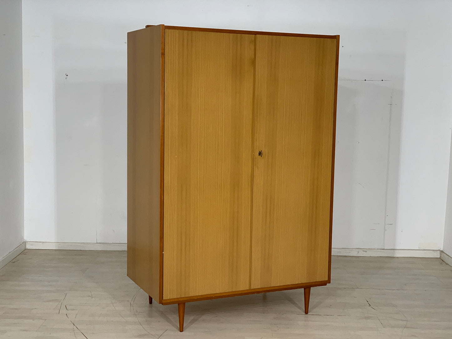 Mid Century Kleiderschrank Schrank Wardrobe Vintage