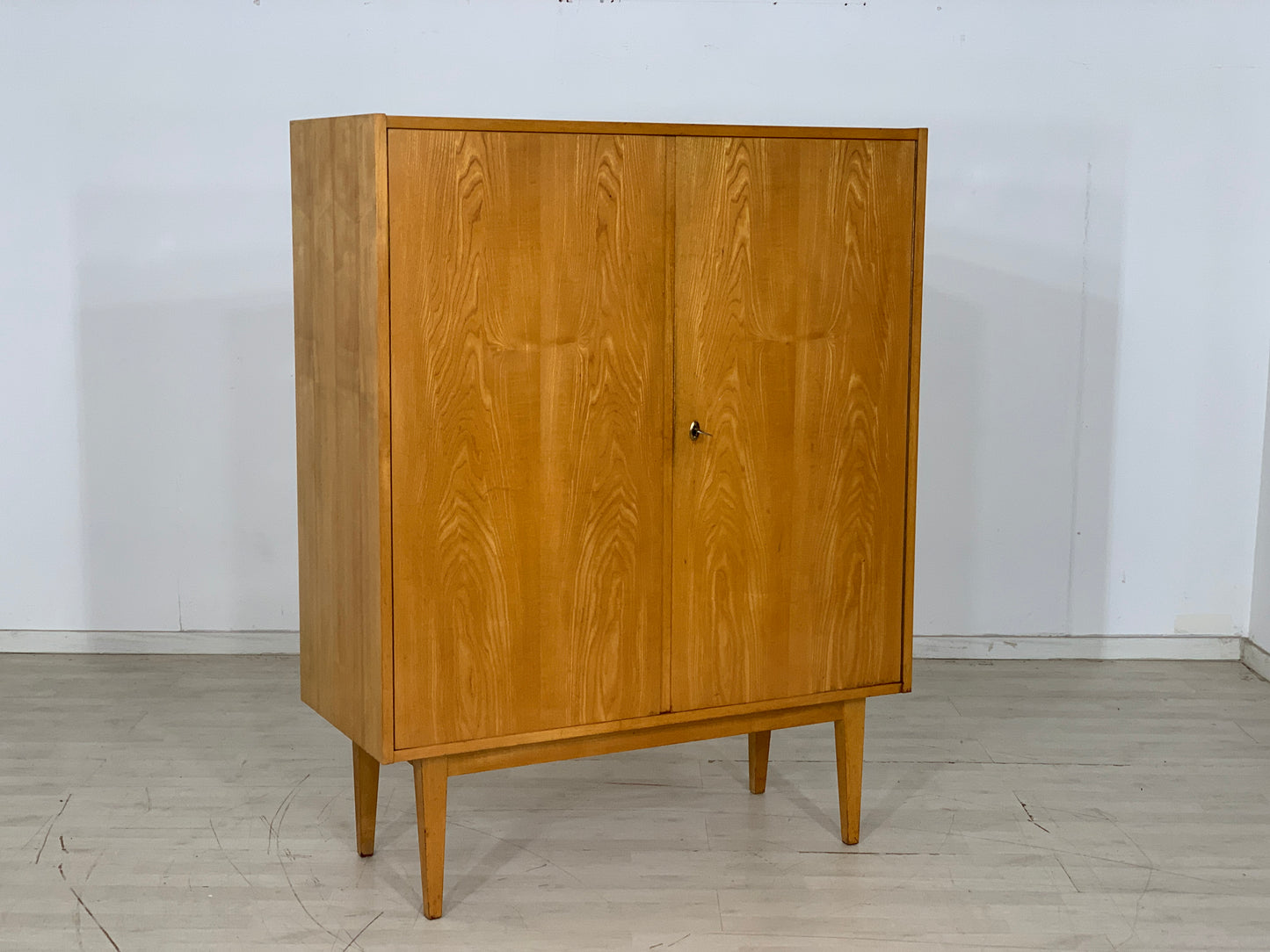 Mid Century Wäscheschrank Schrank Kleiderschrank Serie 602/B