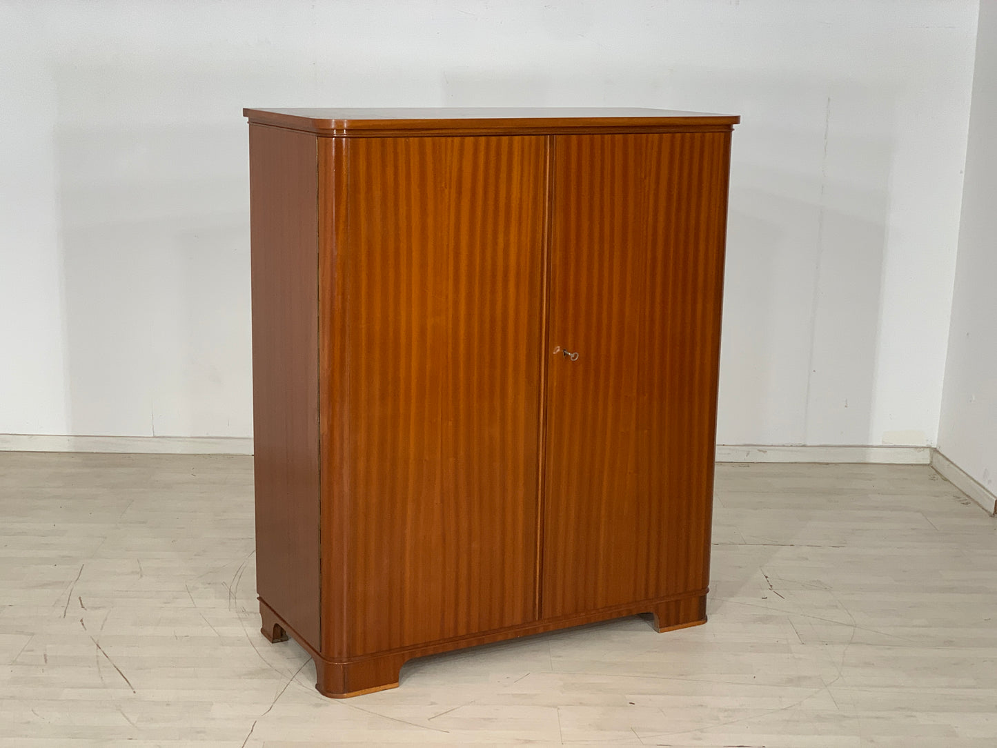 Mid Century Wäscheschrank Schrank Kleiderschrank Vintage