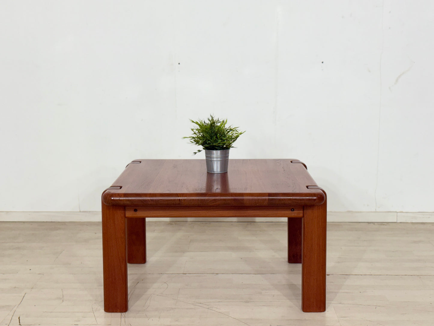 Dyrlund Couchtisch – Dänisches Design Wohnzimmertisch – Teak massiv – Mid-Century Vintage