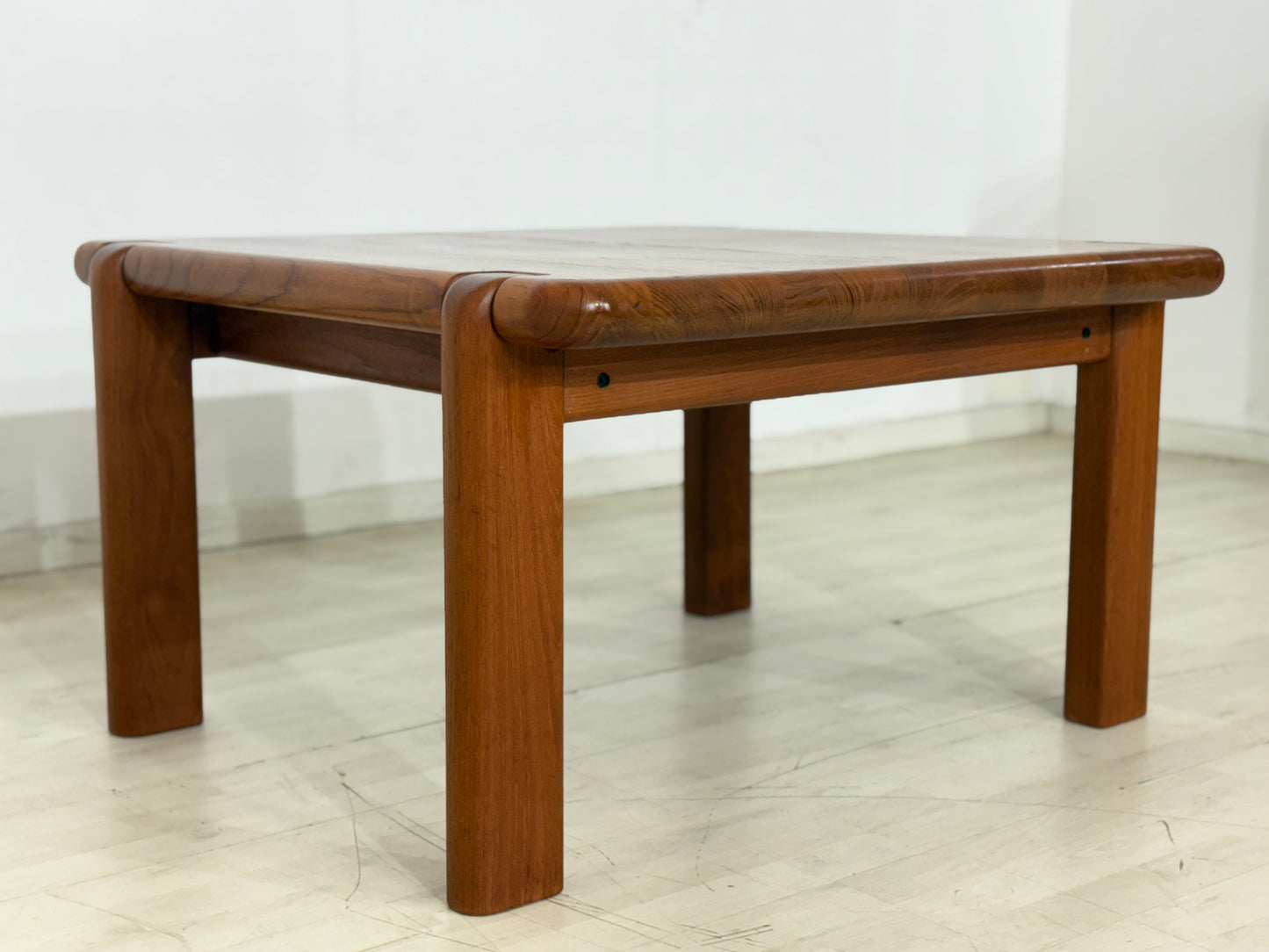 Dyrlund Couchtisch – Dänisches Design Wohnzimmertisch – Teak massiv – Mid-Century Vintage