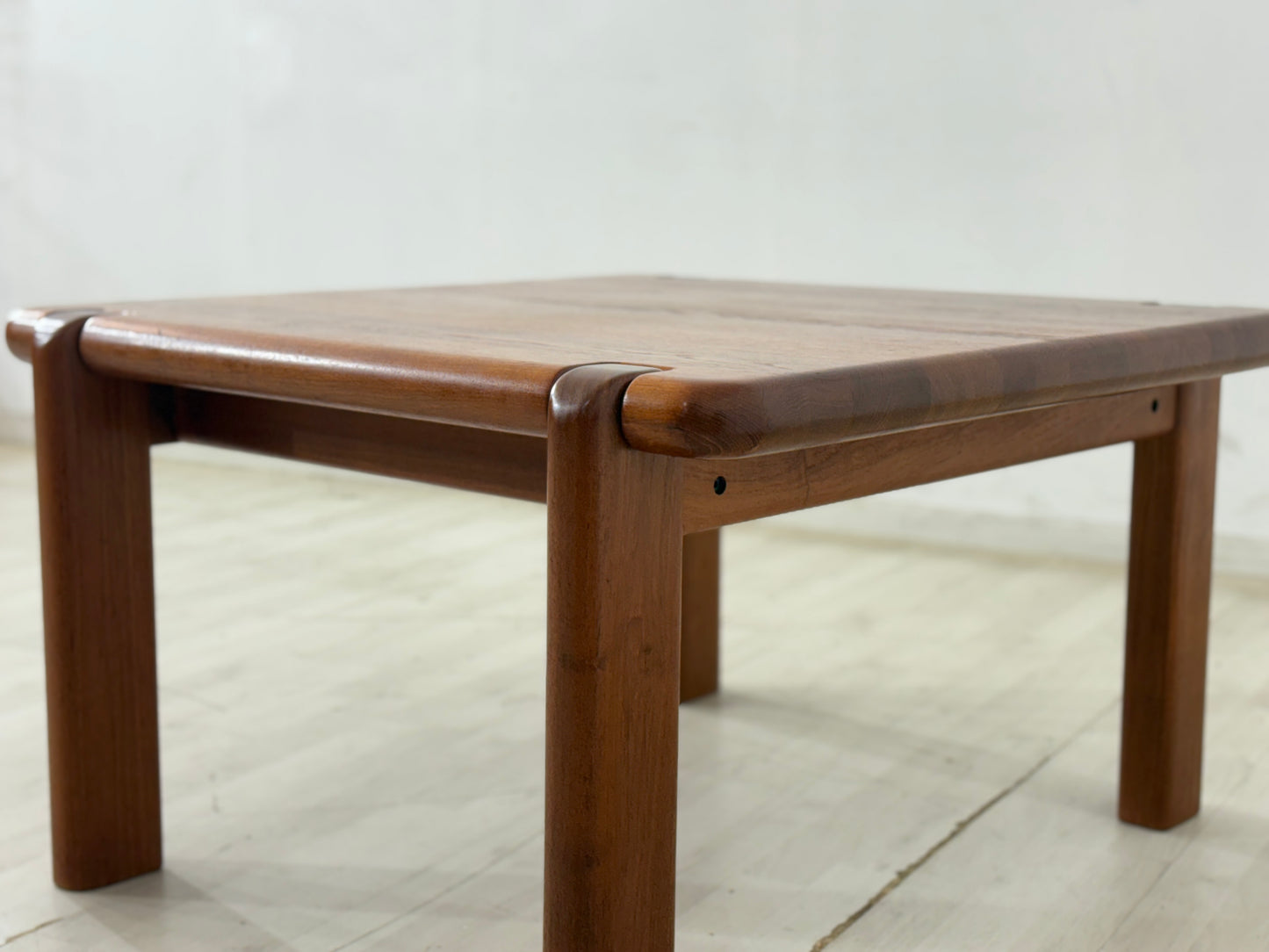 Dyrlund Couchtisch – Dänisches Design Wohnzimmertisch – Teak massiv – Mid-Century Vintage