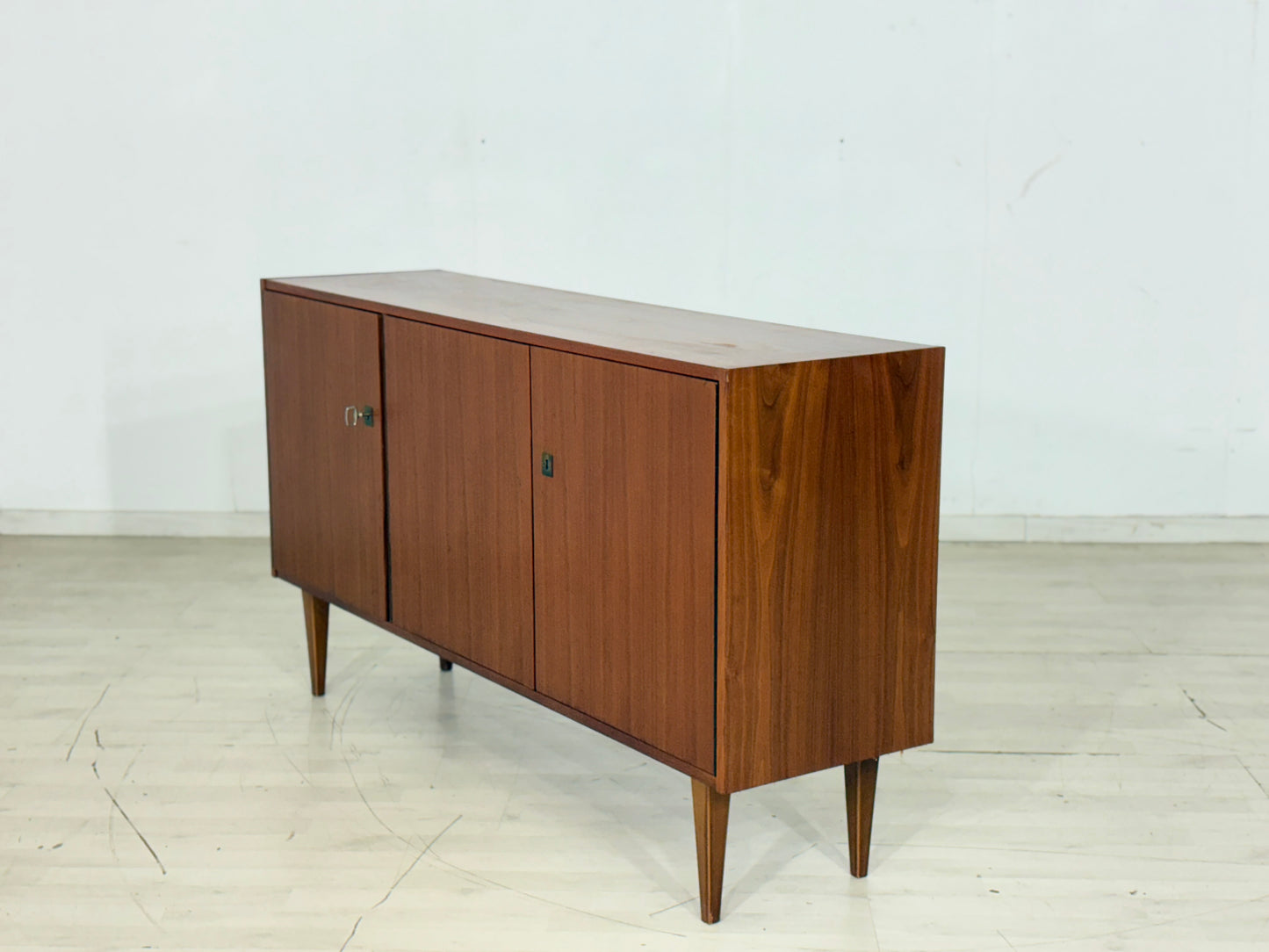 Mid-Century Teak Sideboard / Vintage Kommode / 60er Jahre Schrank