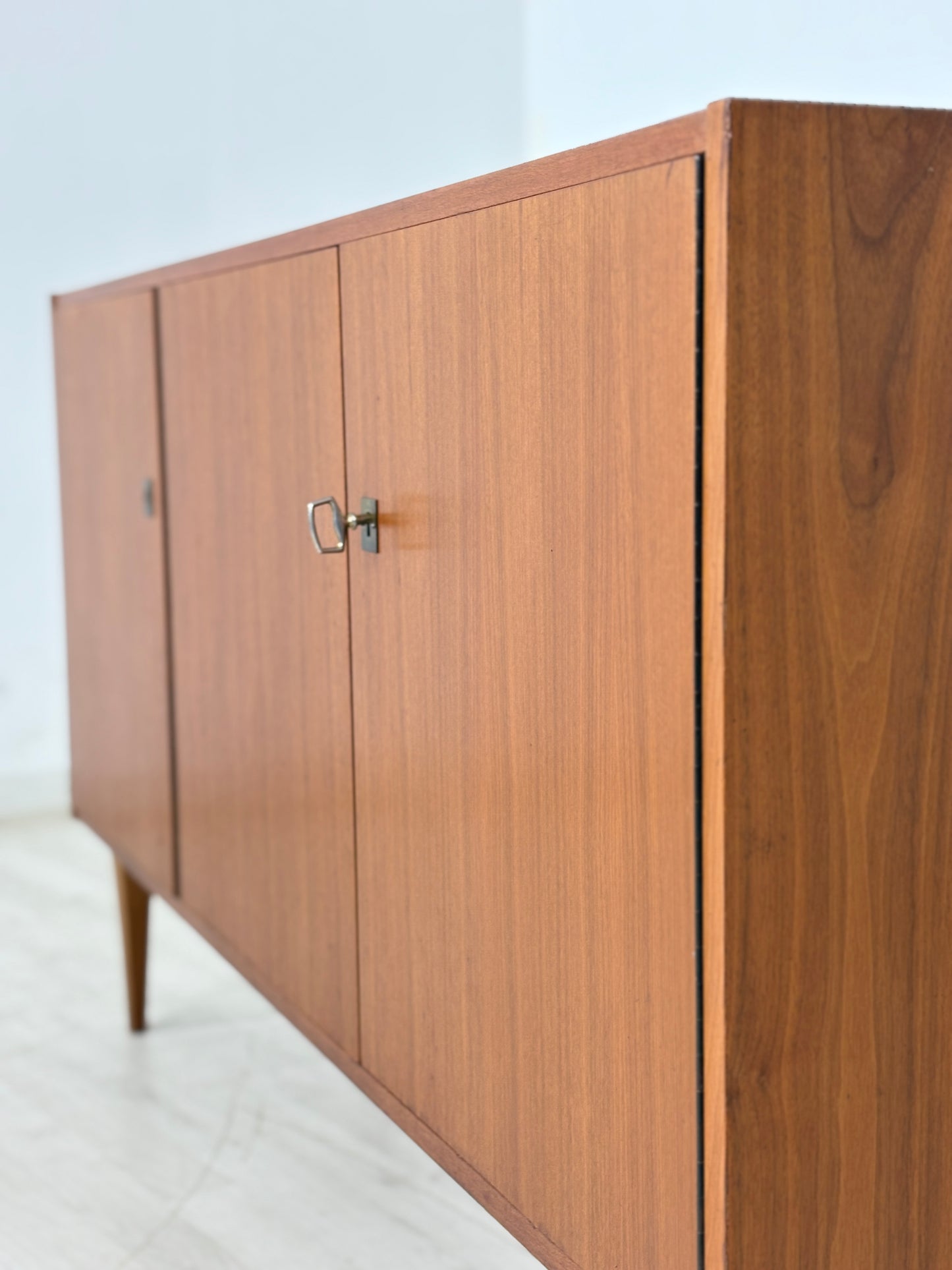 Mid-Century Teak Sideboard / Vintage Kommode / 60er Jahre Schrank
