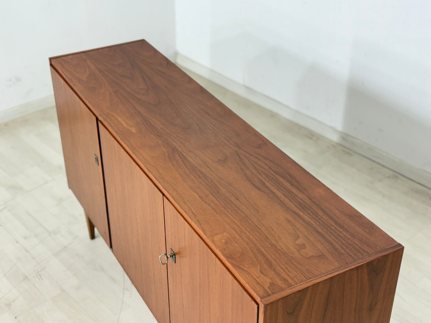 Mid-Century Teak Sideboard / Vintage Kommode / 60er Jahre Schrank