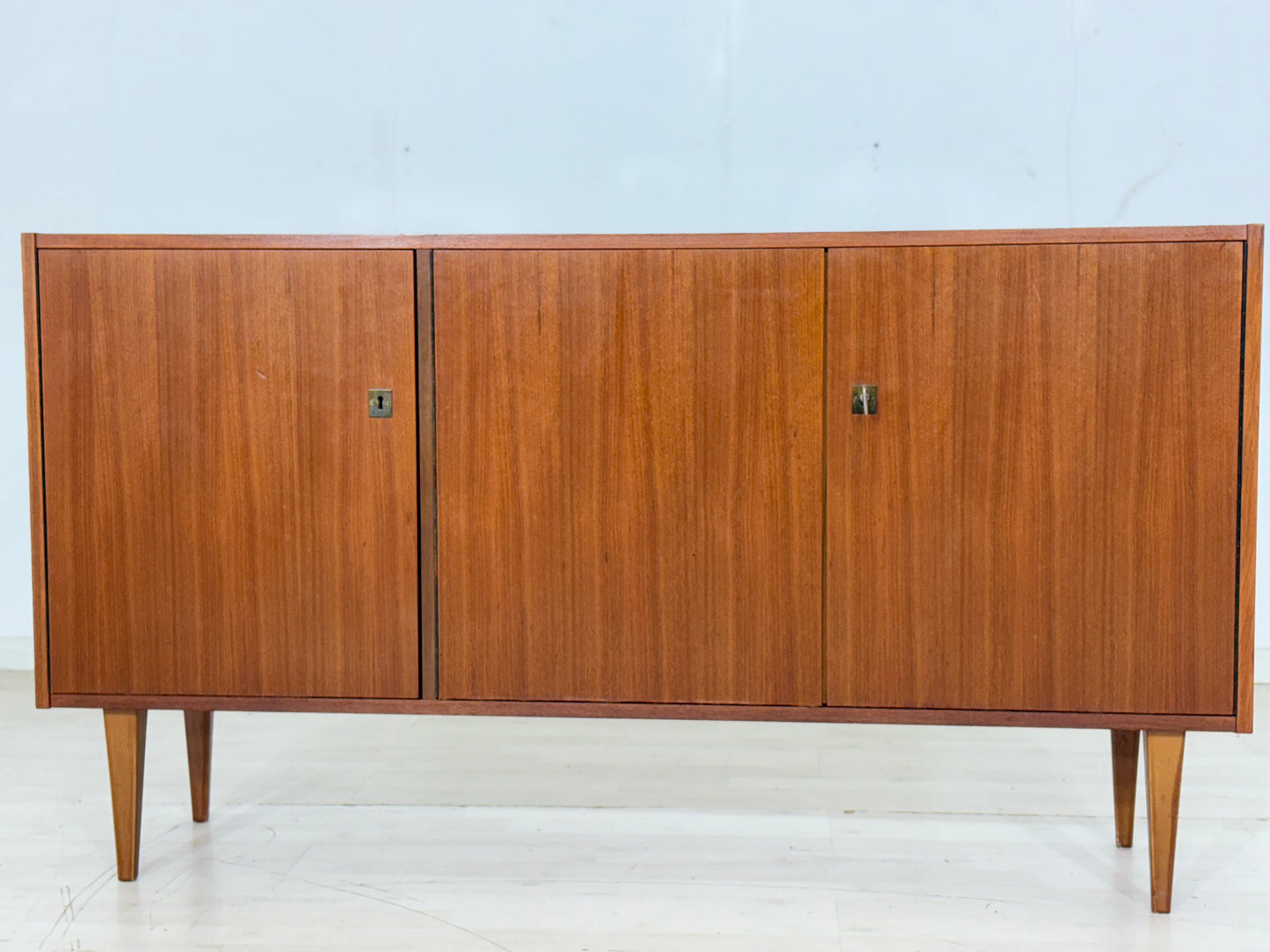 Mid-Century Teak Sideboard / Vintage Kommode / 60er Jahre Schrank