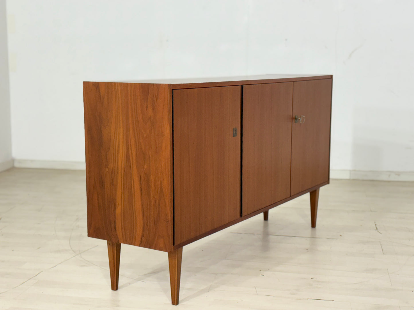 Mid-Century Teak Sideboard / Vintage Kommode / 60er Jahre Schrank