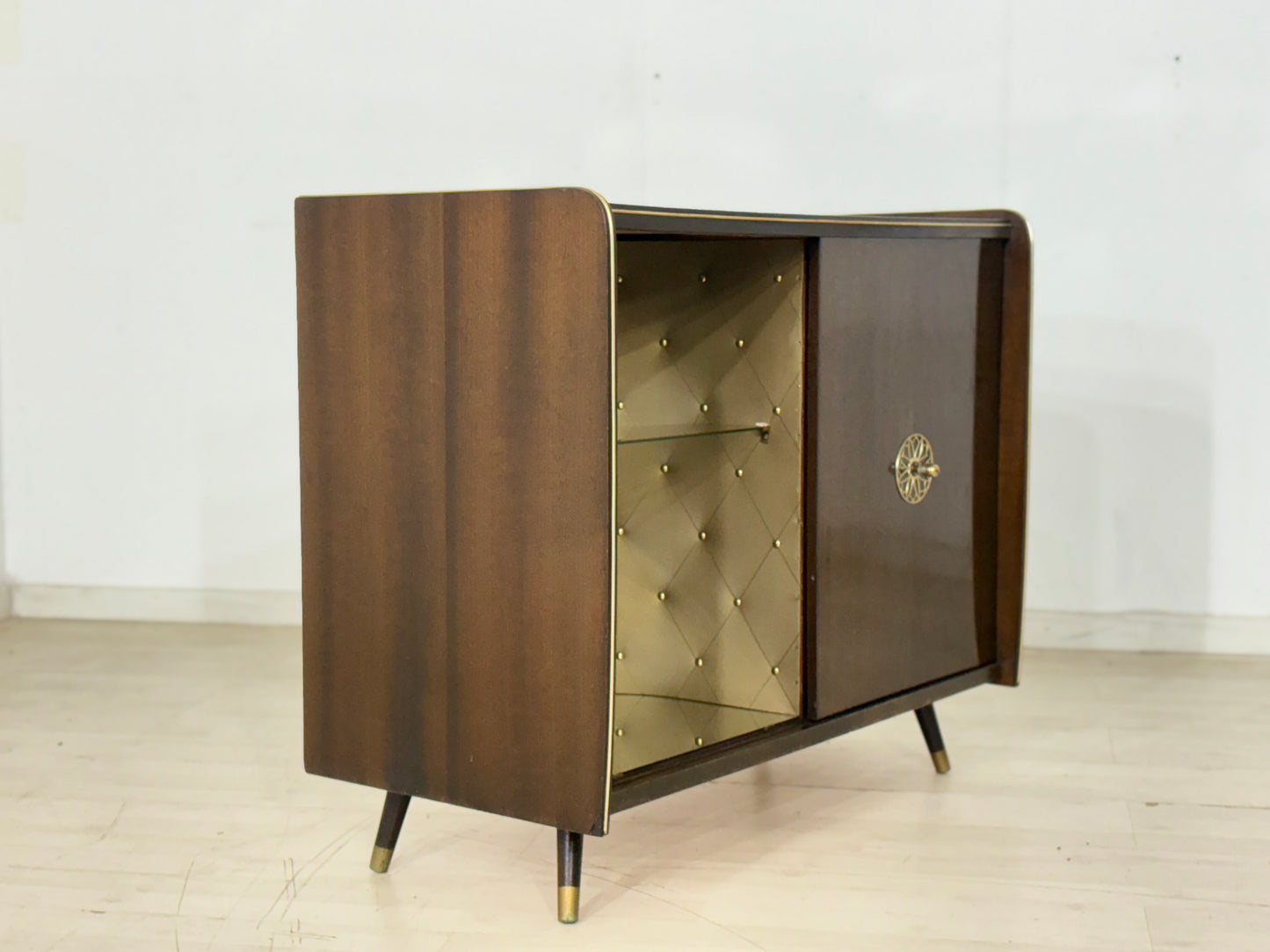 Mid-Century Barschrank / Vintage Plattenspieler / 60er Jahre Kommode