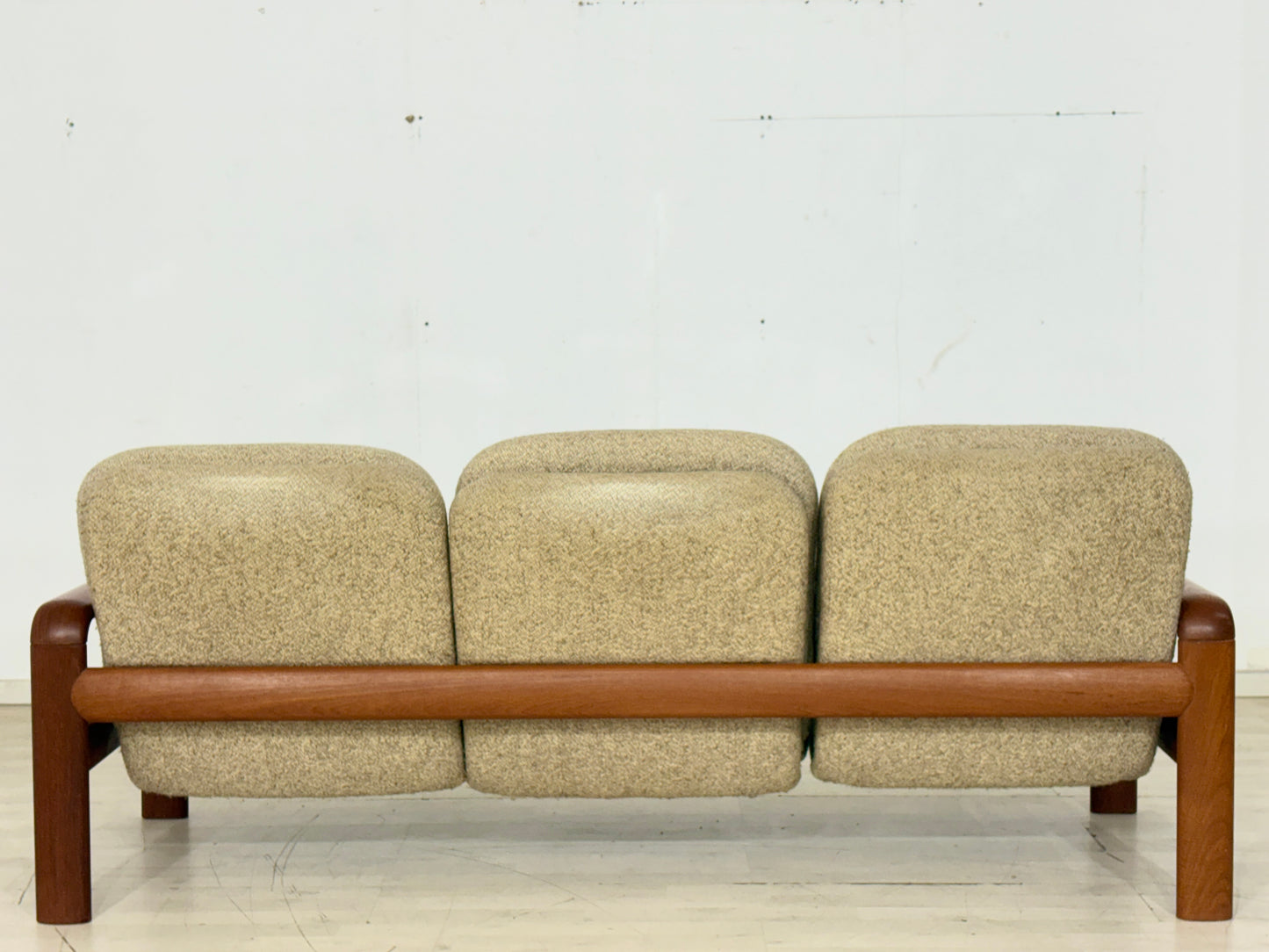 Vintage Dyrlund Teak-Sofa | Massivholz 3-Sitzer Couch| Designklassiker
