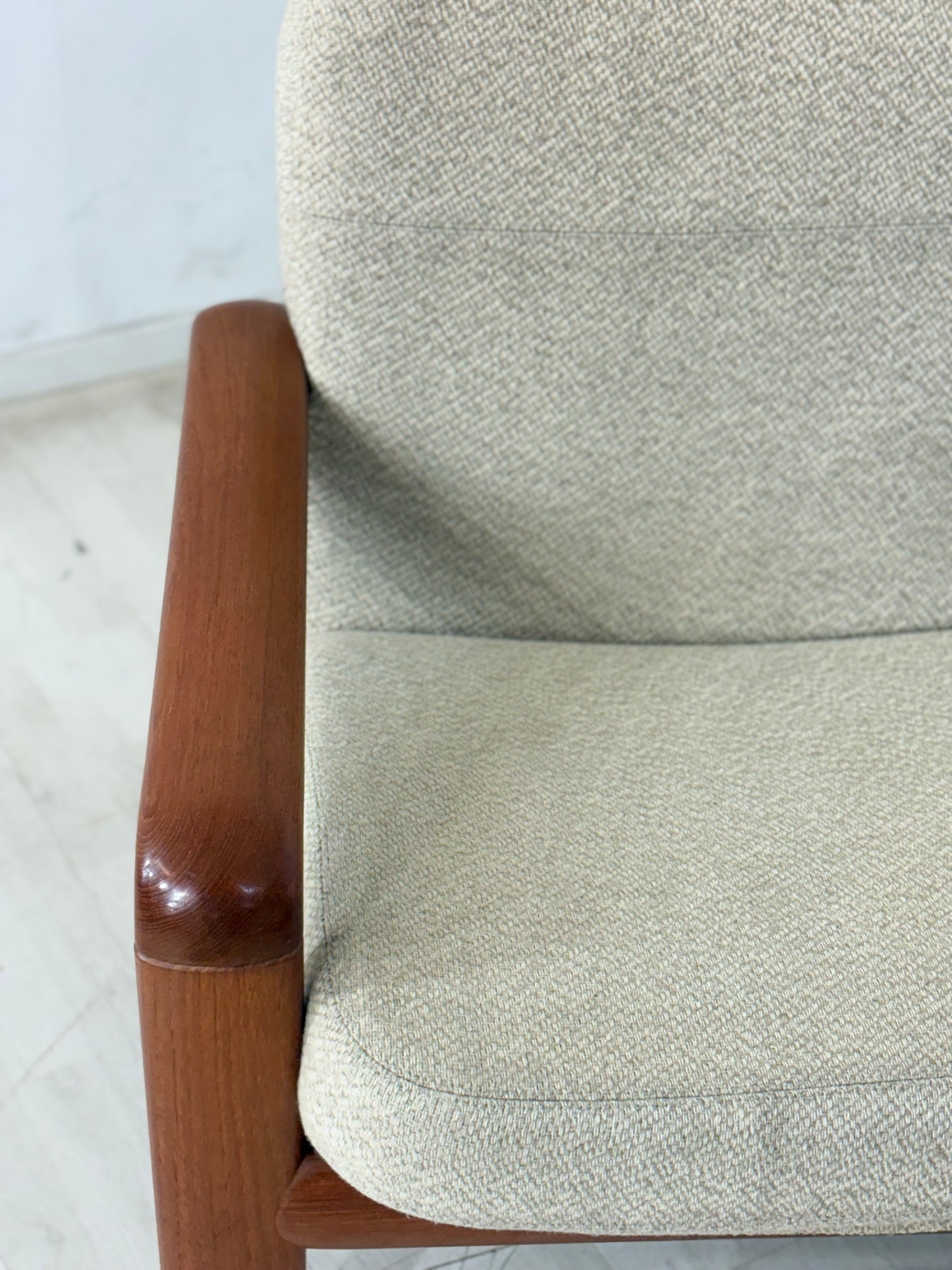 Mid-Century Dyrlund Teak-Sofa | Massivholz 2-Sitzer Couch| Designklassiker