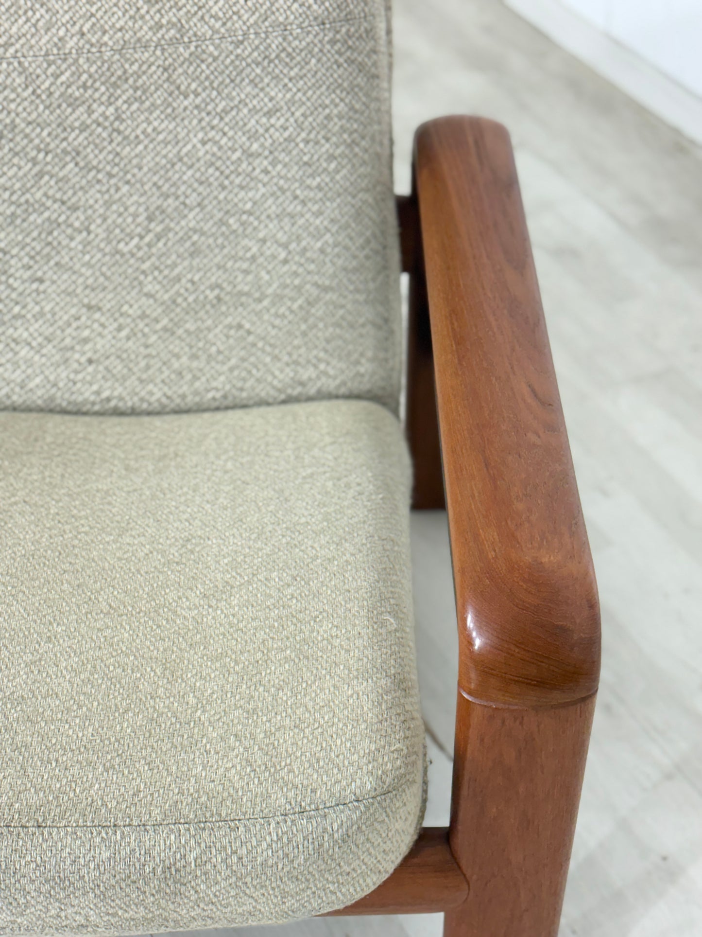 Mid-Century Dyrlund Teak-Sofa | Massivholz 2-Sitzer Couch| Designklassiker