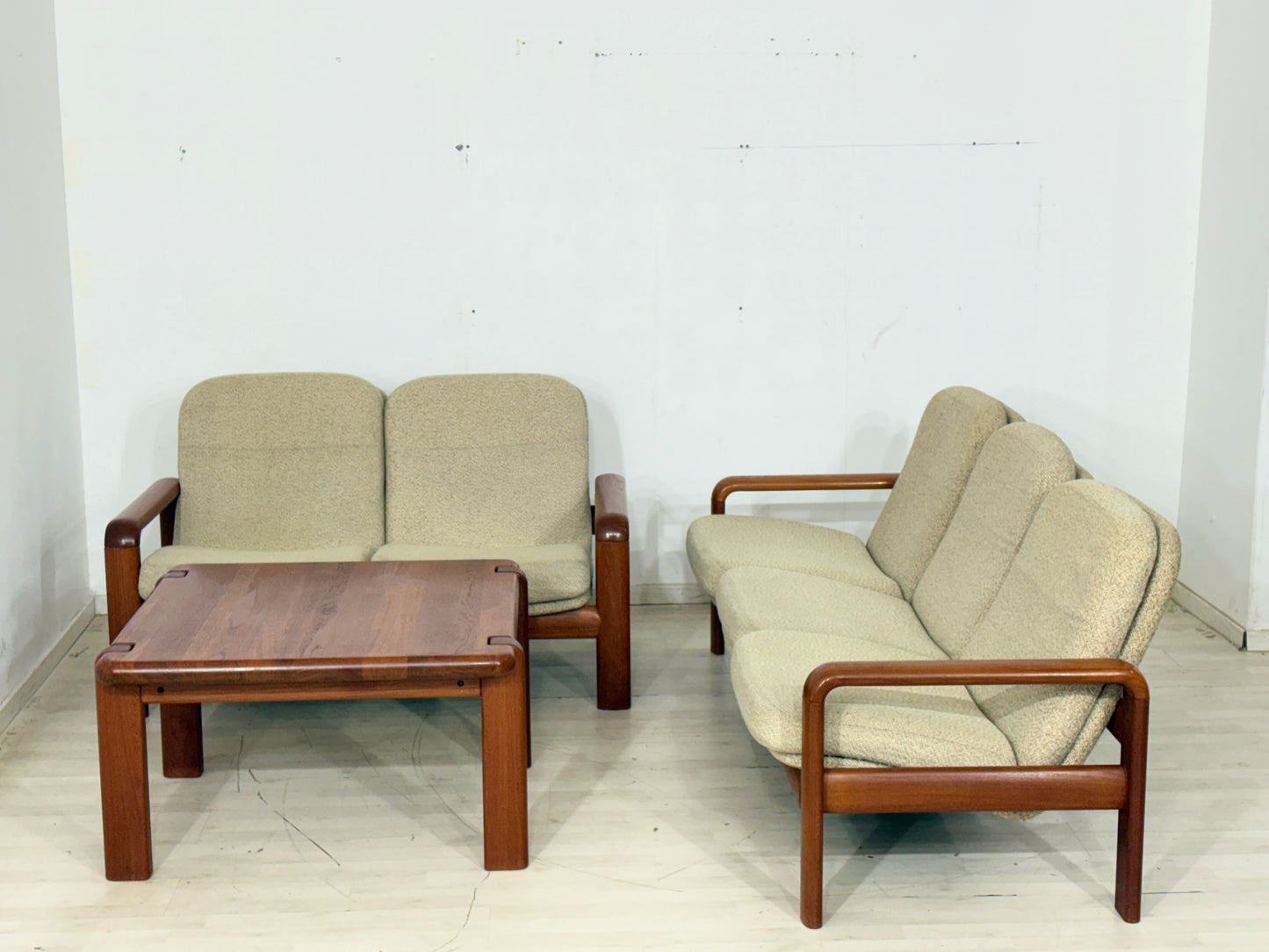 Mid-Century Dyrlund Teak-Sofa | Massivholz 2-Sitzer Couch| Designklassiker