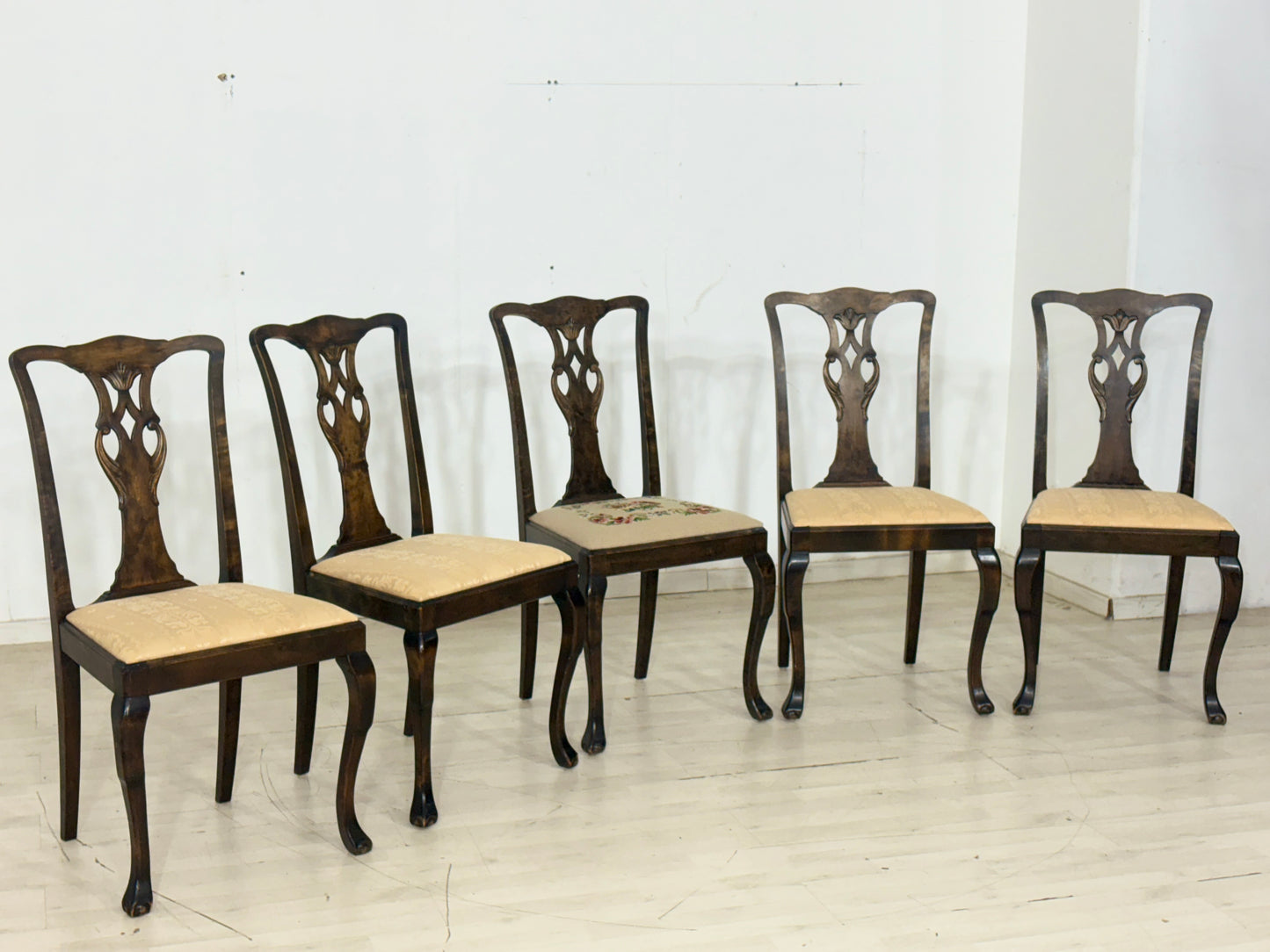 5er Set Antike Chippendale Stühle / Esszimmerstühle aus edlem Mahagoni/Nussbaum um 1900