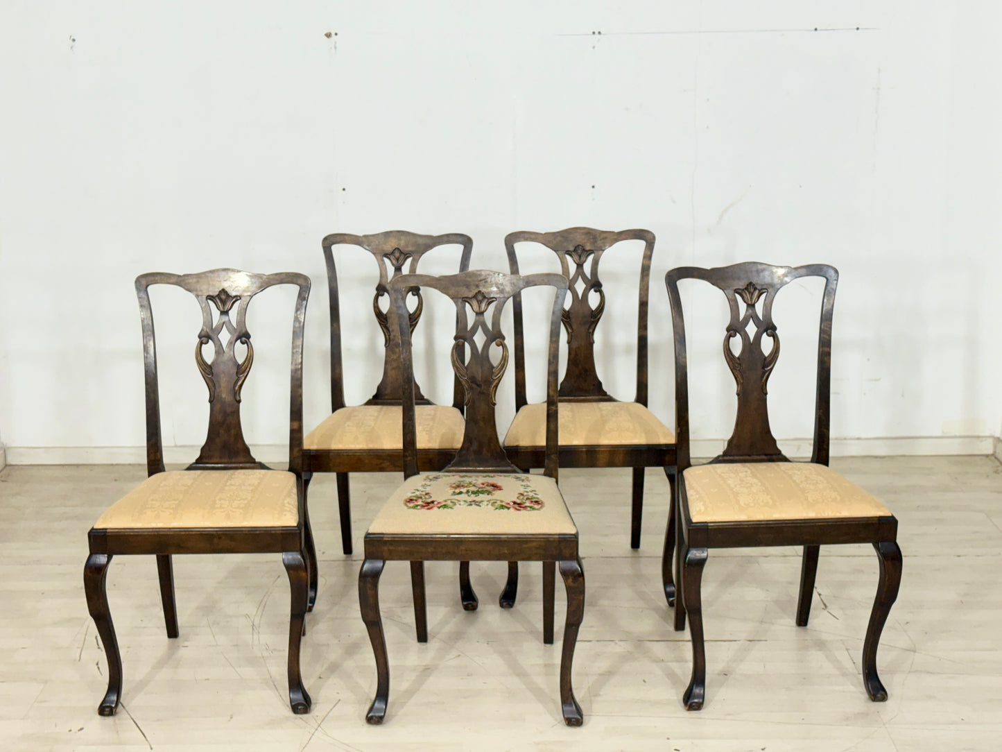 5er Set Antike Chippendale Stühle / Esszimmerstühle aus edlem Mahagoni/Nussbaum um 1900