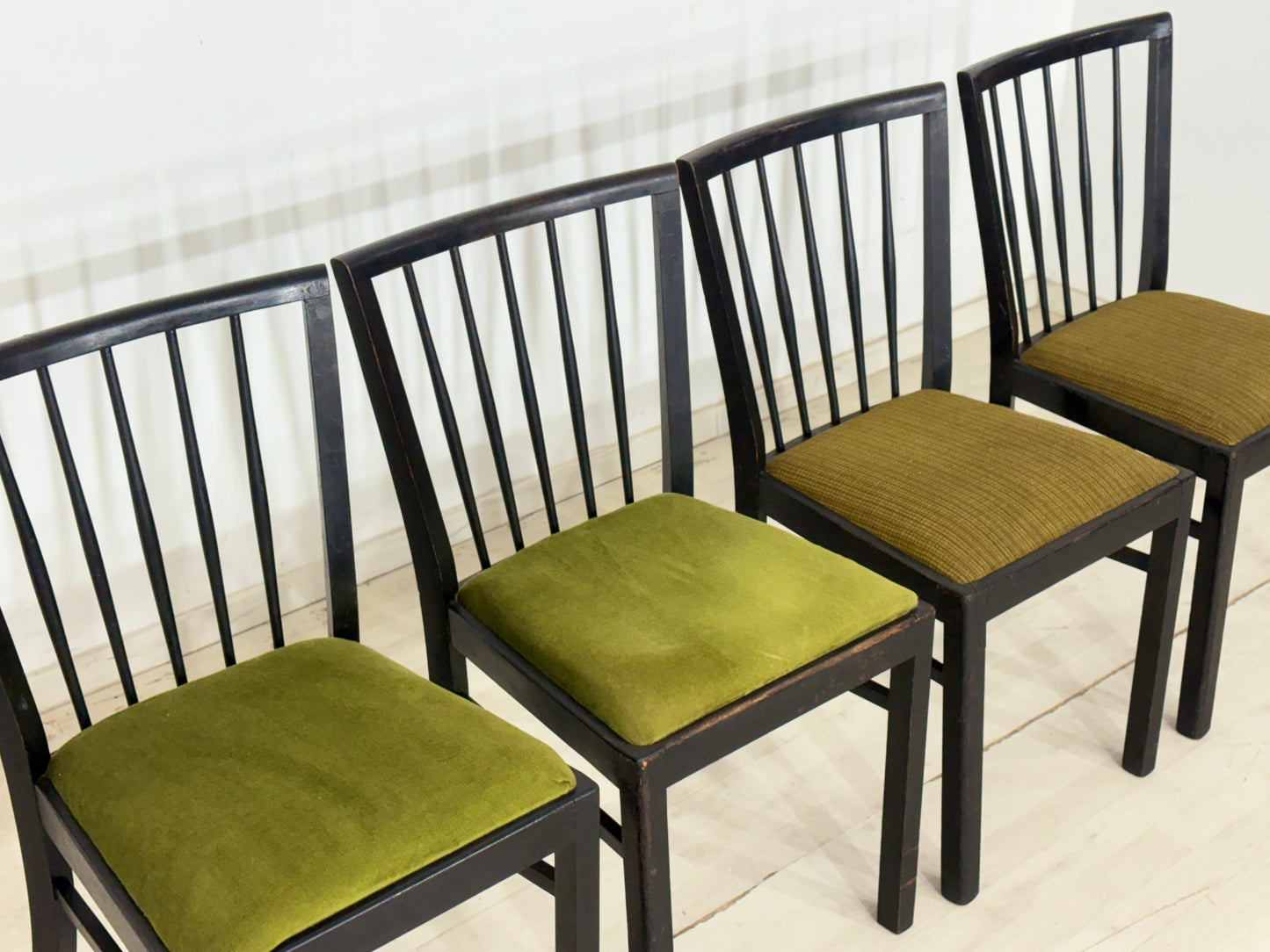 4er Set Vintage Stühle / 60er Jahre Esszimmerstühle