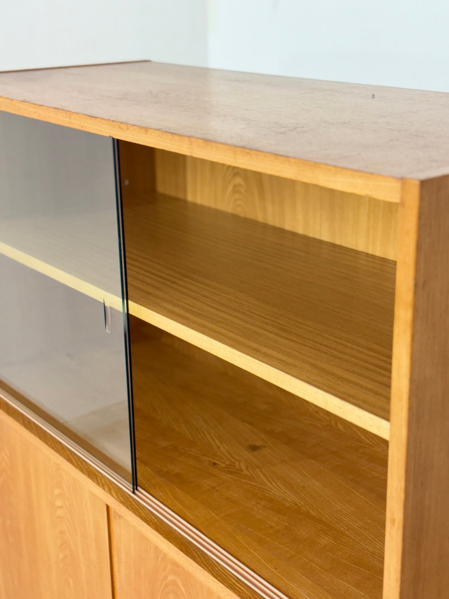 Vintage Klassiker Fächerschrank / Regal / Highboard / – Sen/Esche – VEB Hellerau