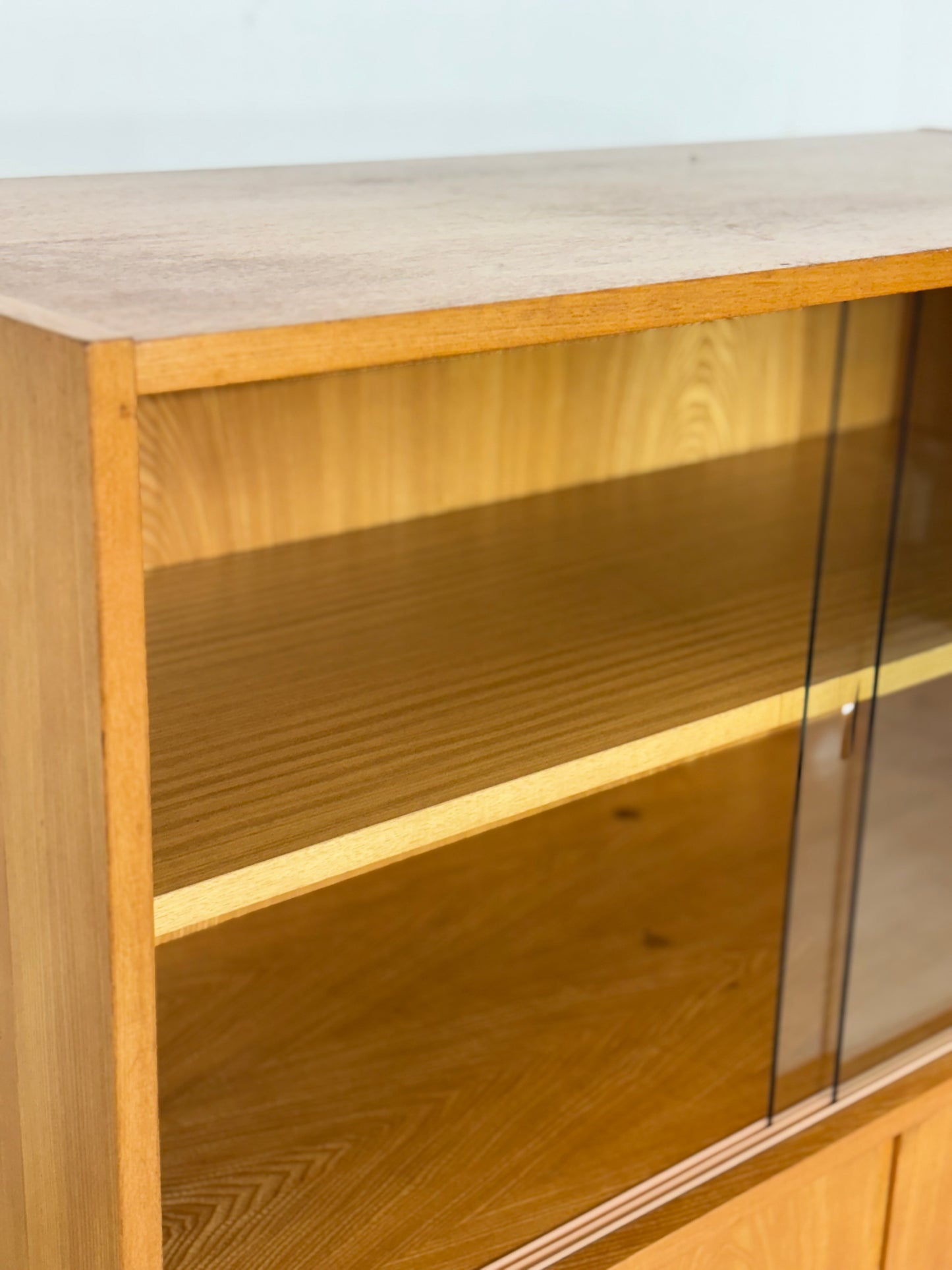 Vintage Klassiker Fächerschrank / Regal / Highboard / – Sen/Esche – VEB Hellerau