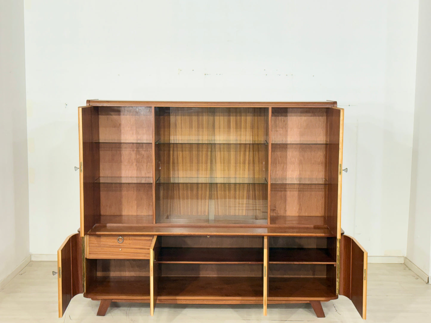 Schönes Vintage Highboard / Barschrank / Sideboard / Geschirrschrank