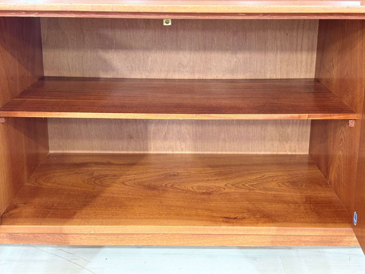Schönes Vintage Highboard / Barschrank / Sideboard / Geschirrschrank