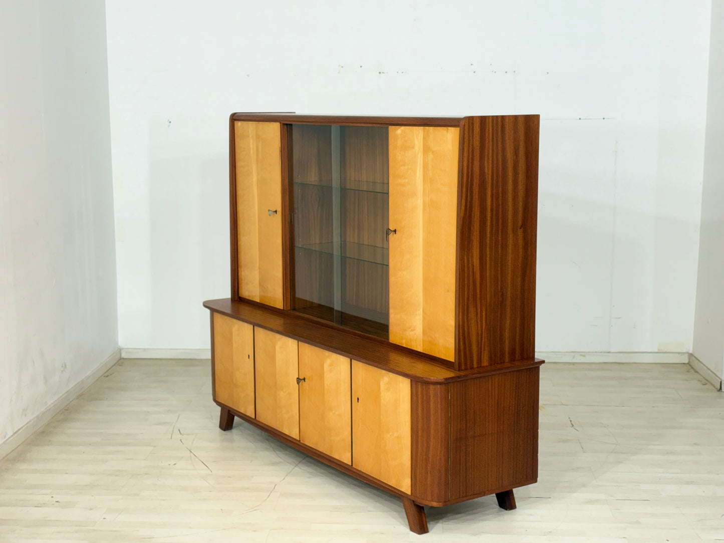 Schönes Vintage Highboard / Barschrank / Sideboard / Geschirrschrank