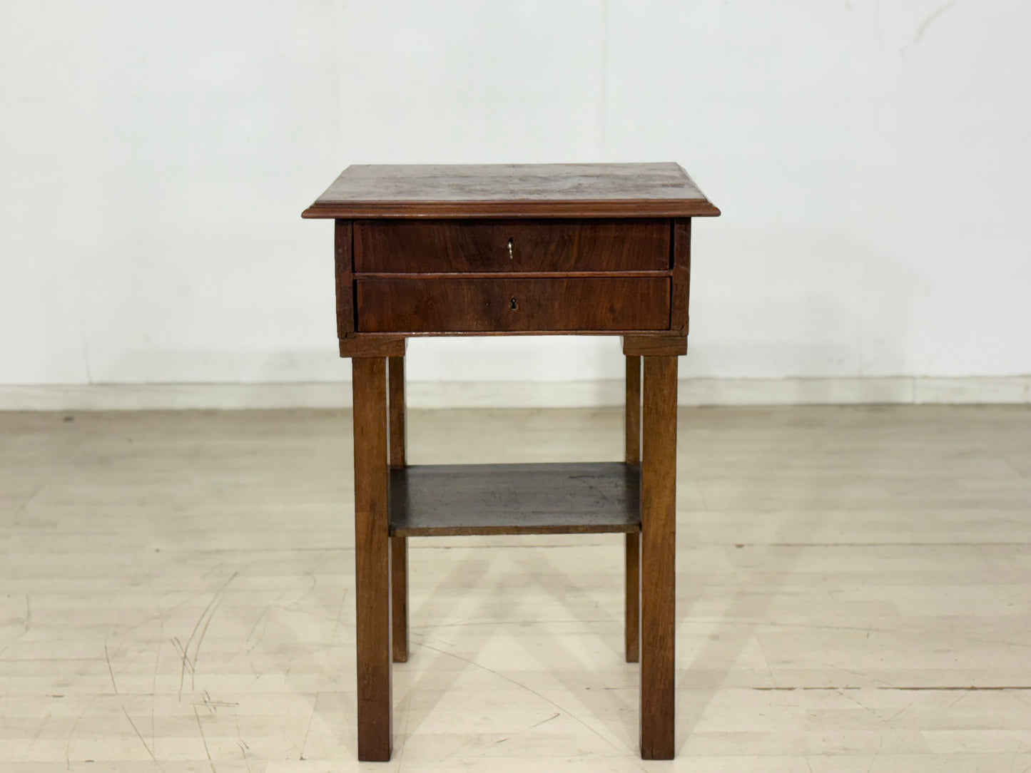 Antikes Biedermeier/Gründerzeit-Nähtischchen – Unikat mit Stern-Intarsien