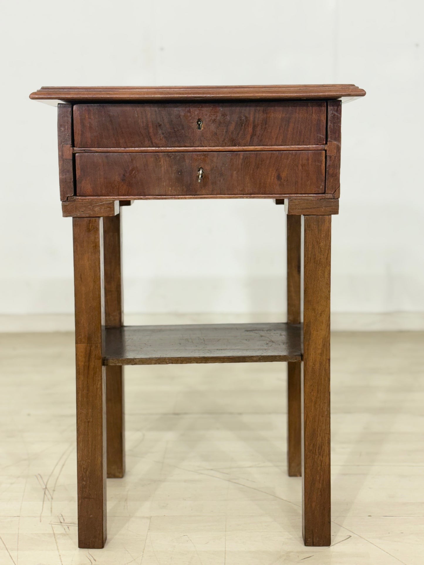 Antikes Biedermeier/Gründerzeit-Nähtischchen – Unikat mit Stern-Intarsien