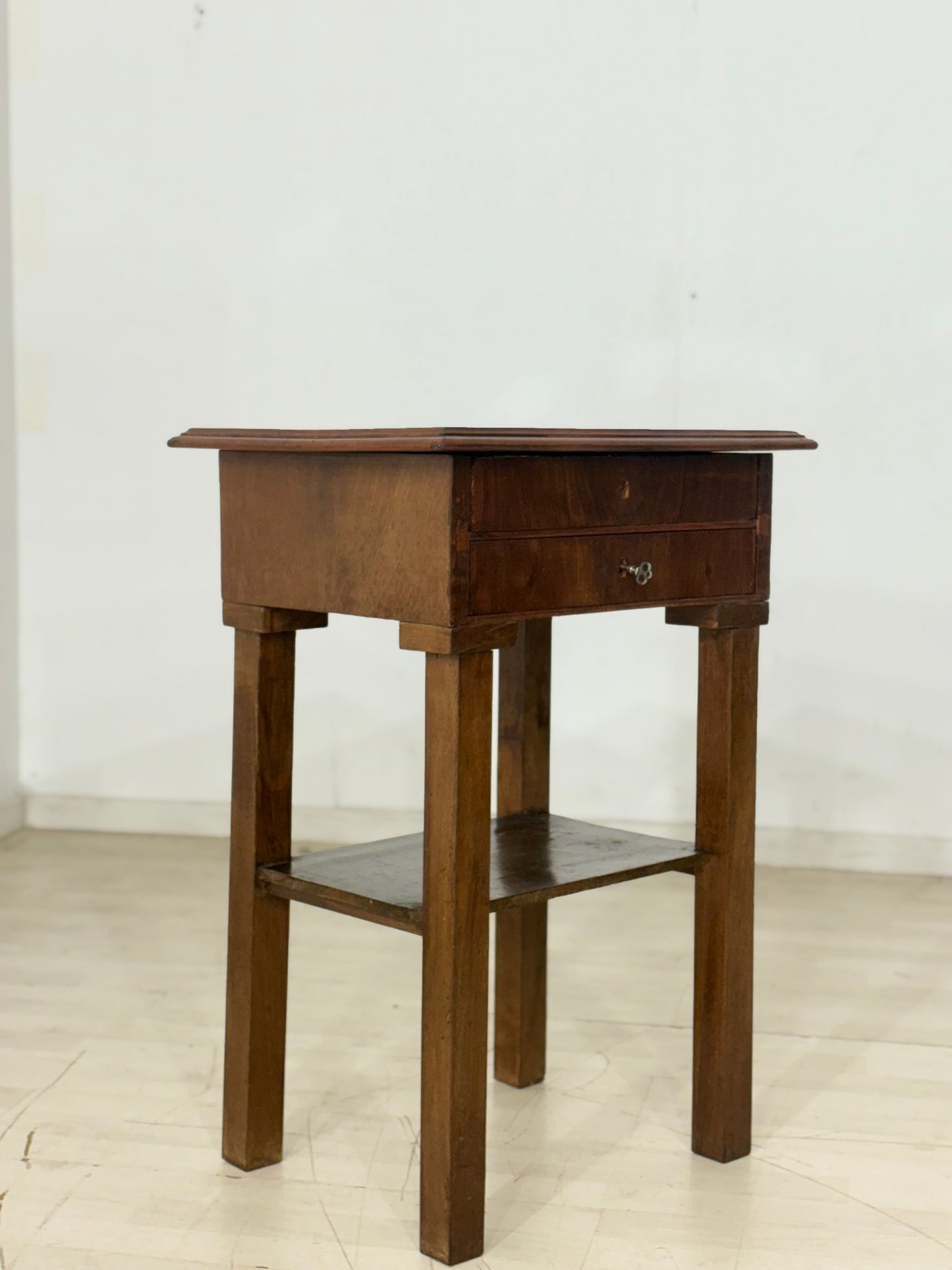 Antikes Biedermeier/Gründerzeit-Nähtischchen – Unikat mit Stern-Intarsien