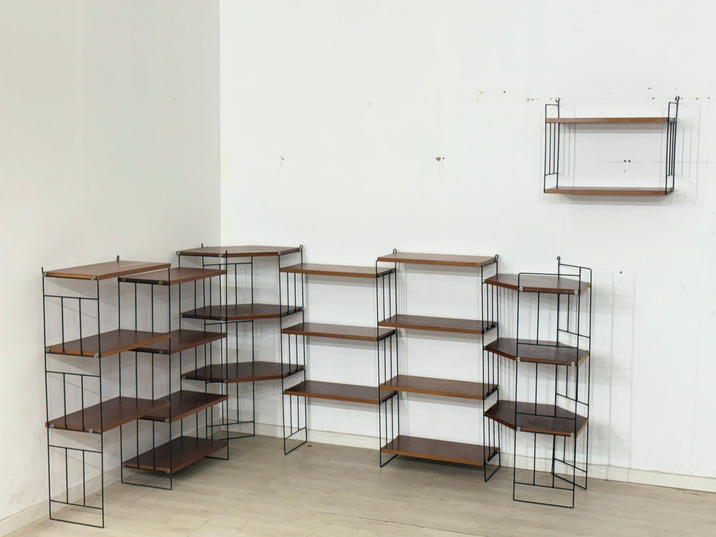 Modulares Mid-Century Wandregal - 60er Jahre / Stringregal