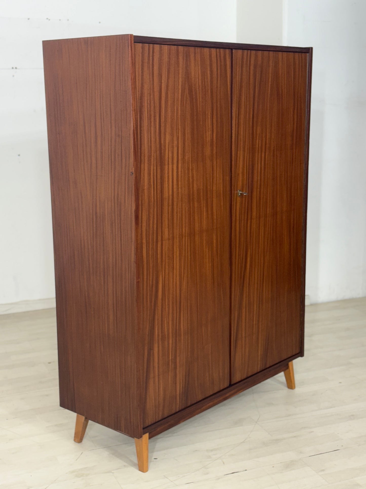 Mid Century Wäscheschrank Kleiderschrank Wardrobe Vintage