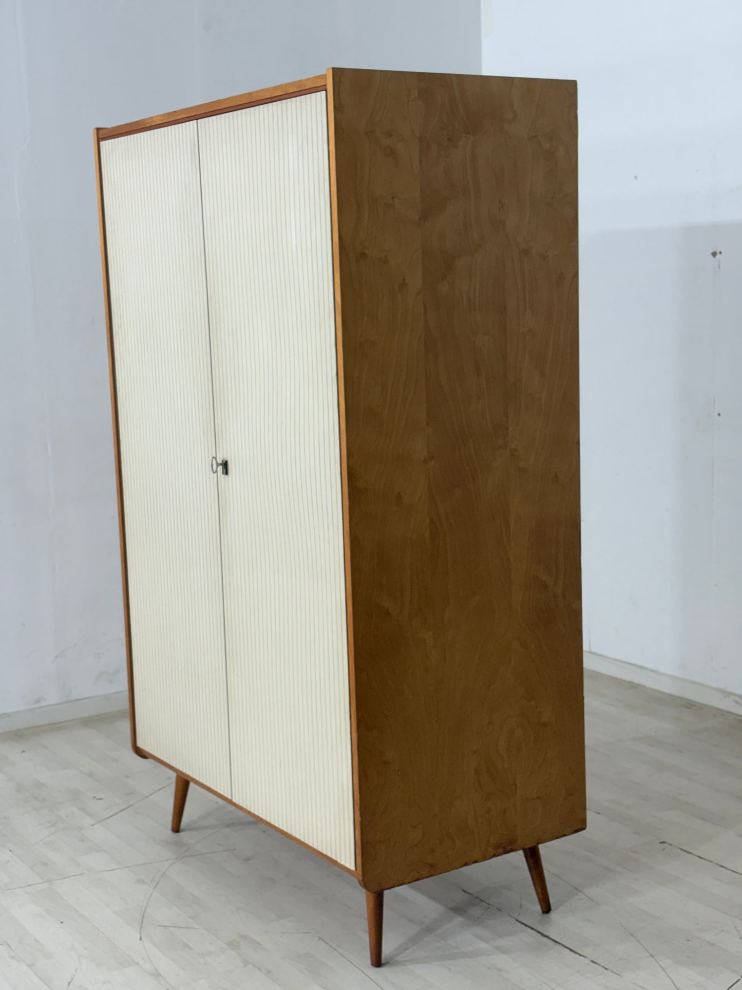 Mid Century Wäscheschrank Kleiderschrank Wardrobe