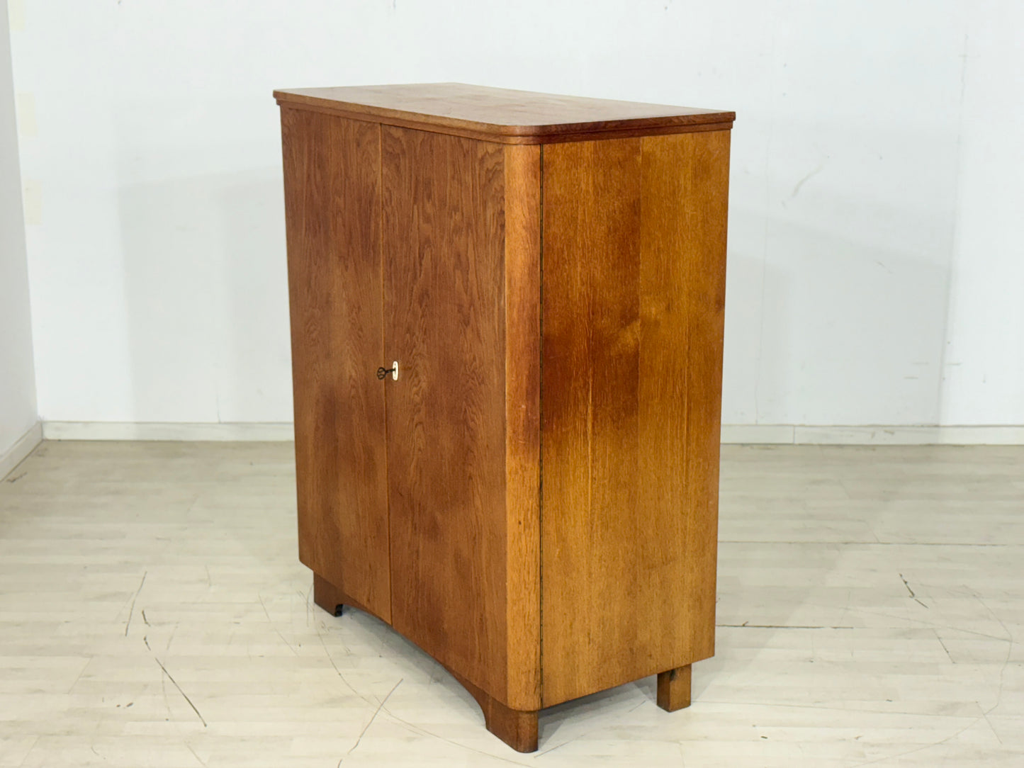 Vintage Wäscheschrank / Mid-Century Kleiderschrank / 60er Jahre Schrank