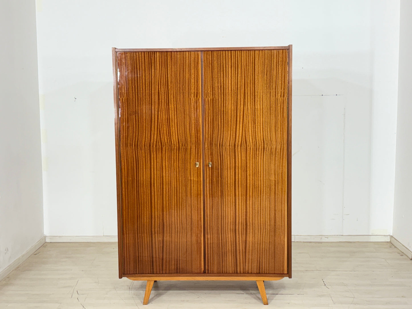 60er Jahre Kleiderschrank / Vintage Schrank / Mid-Century Garderobenschrank