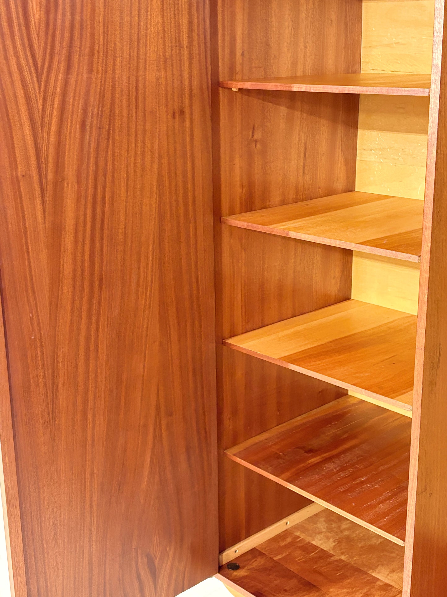 60er Jahre Kleiderschrank / Vintage Schrank / Mid-Century Garderobenschrank
