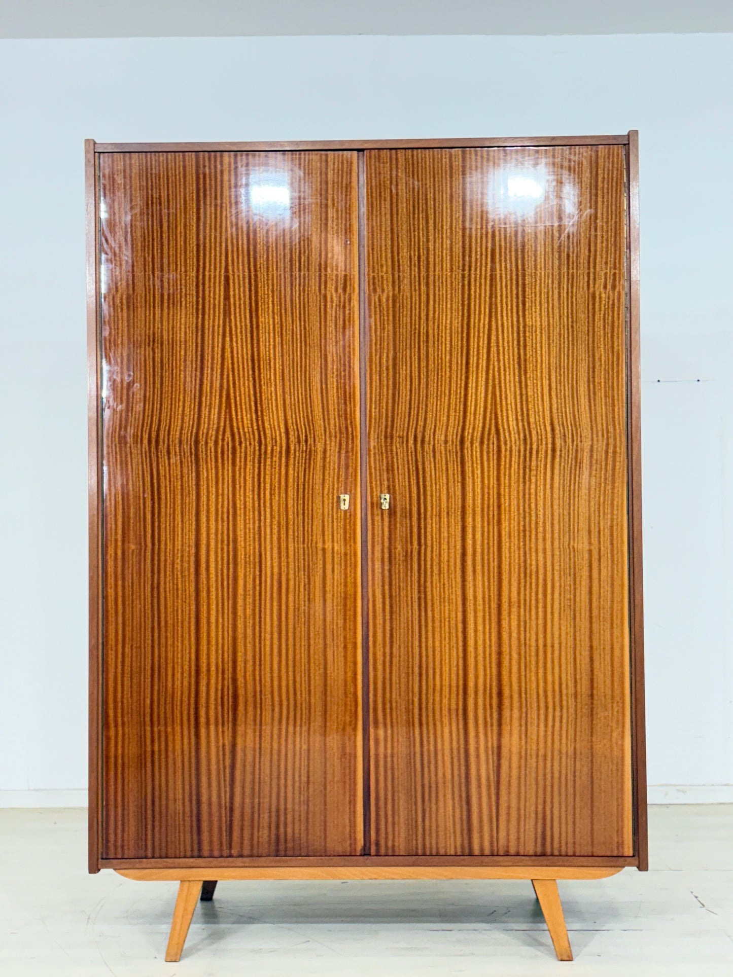 60er Jahre Kleiderschrank / Vintage Schrank / Mid-Century Garderobenschrank