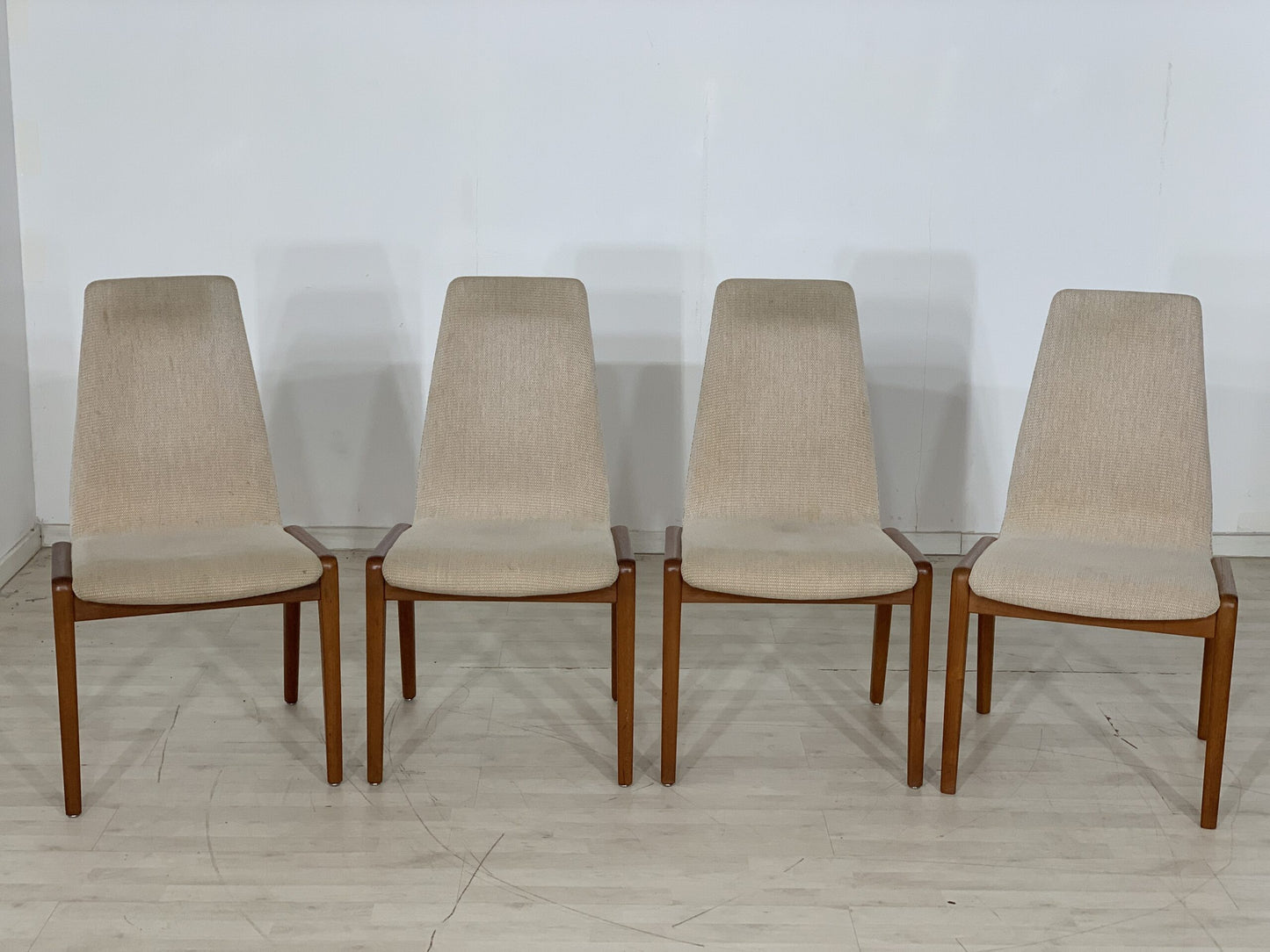 4x DANISH TEAK STÜHLE ESSZIMMERSTÜHLE KÜCHENSTÜHLE WOHNZIMMERSTÜHLE VINTAGE