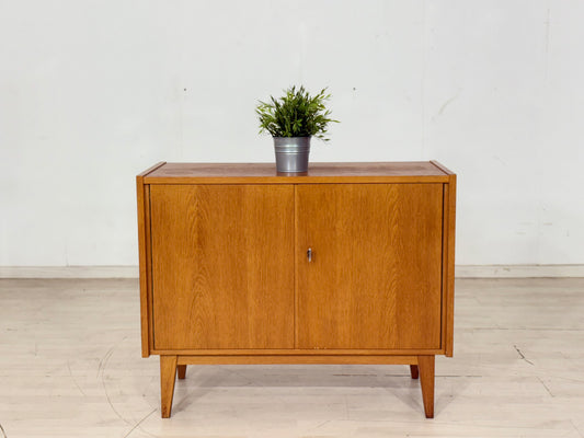 Stilvoller 60er Jahre Kommode aus warmem Eichenholz / Vintage Schrank