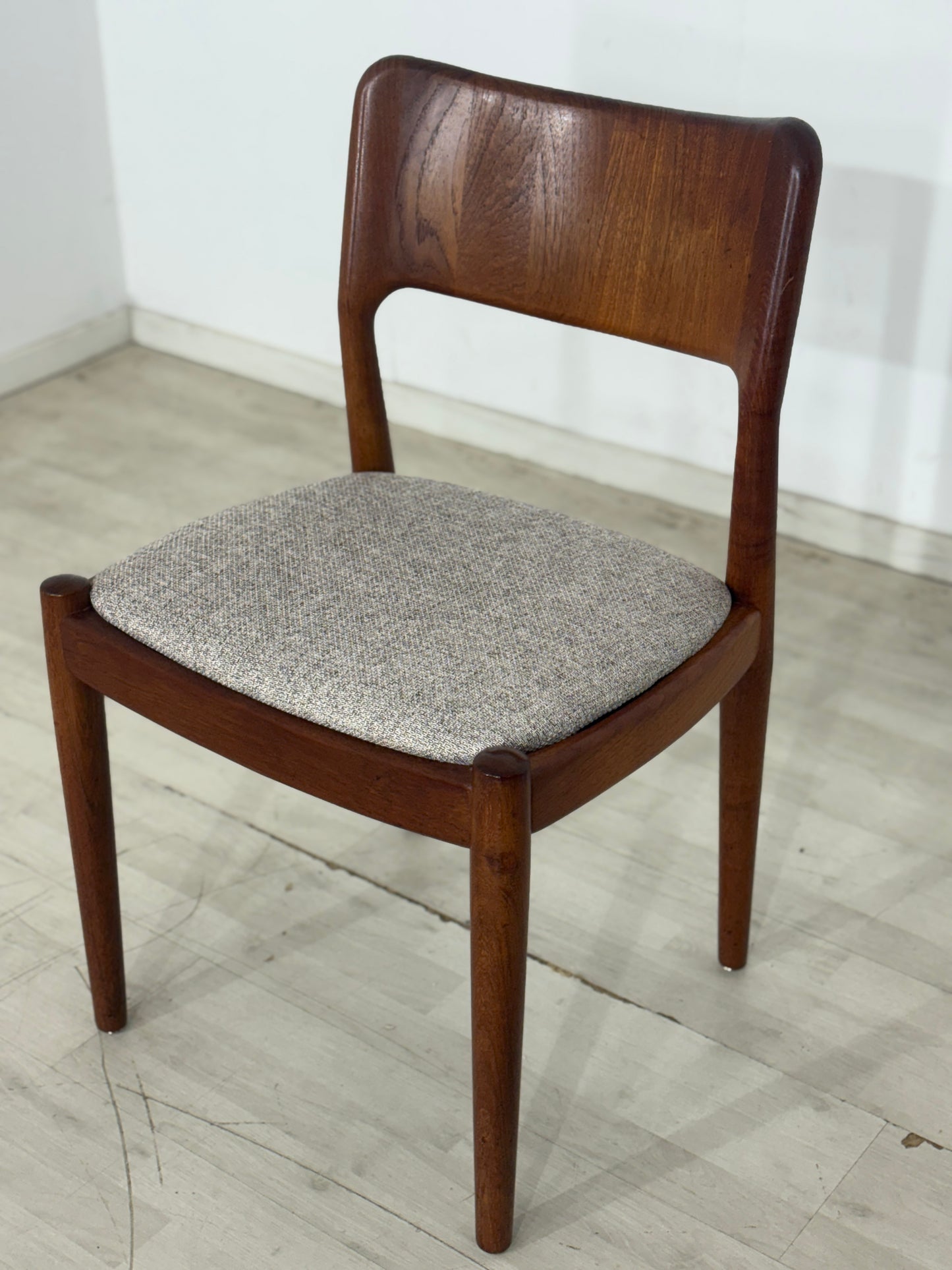 5x Hennig Kjaernulf Teak Stühle Esszimmerstühle Vintage