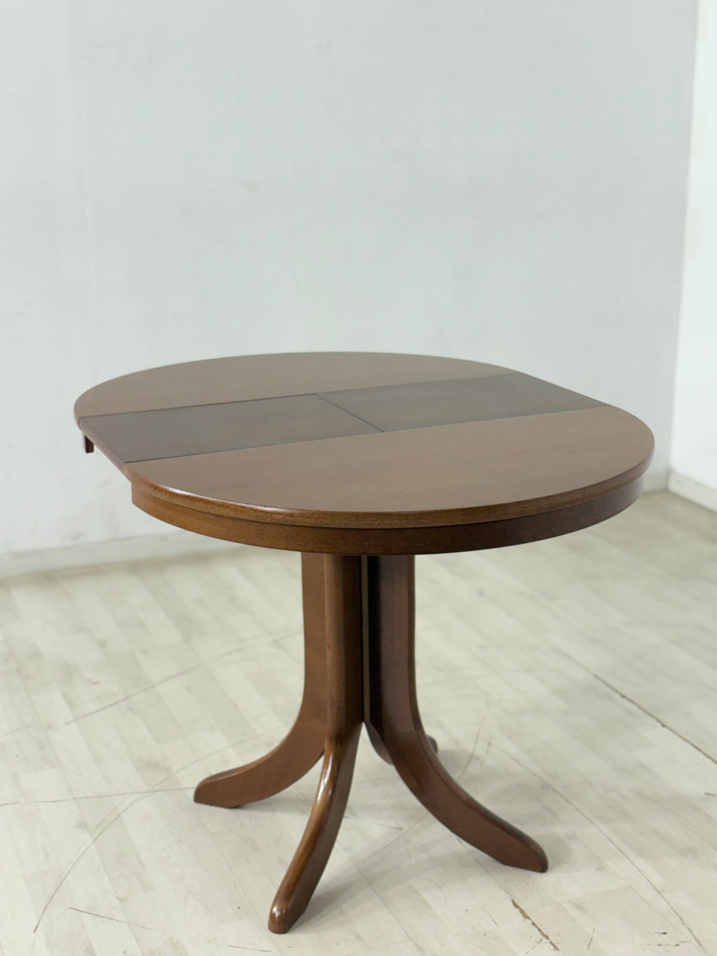 Eleganter Mid-Century Esstisch – Rund & Ausziehbarer Küchentisch