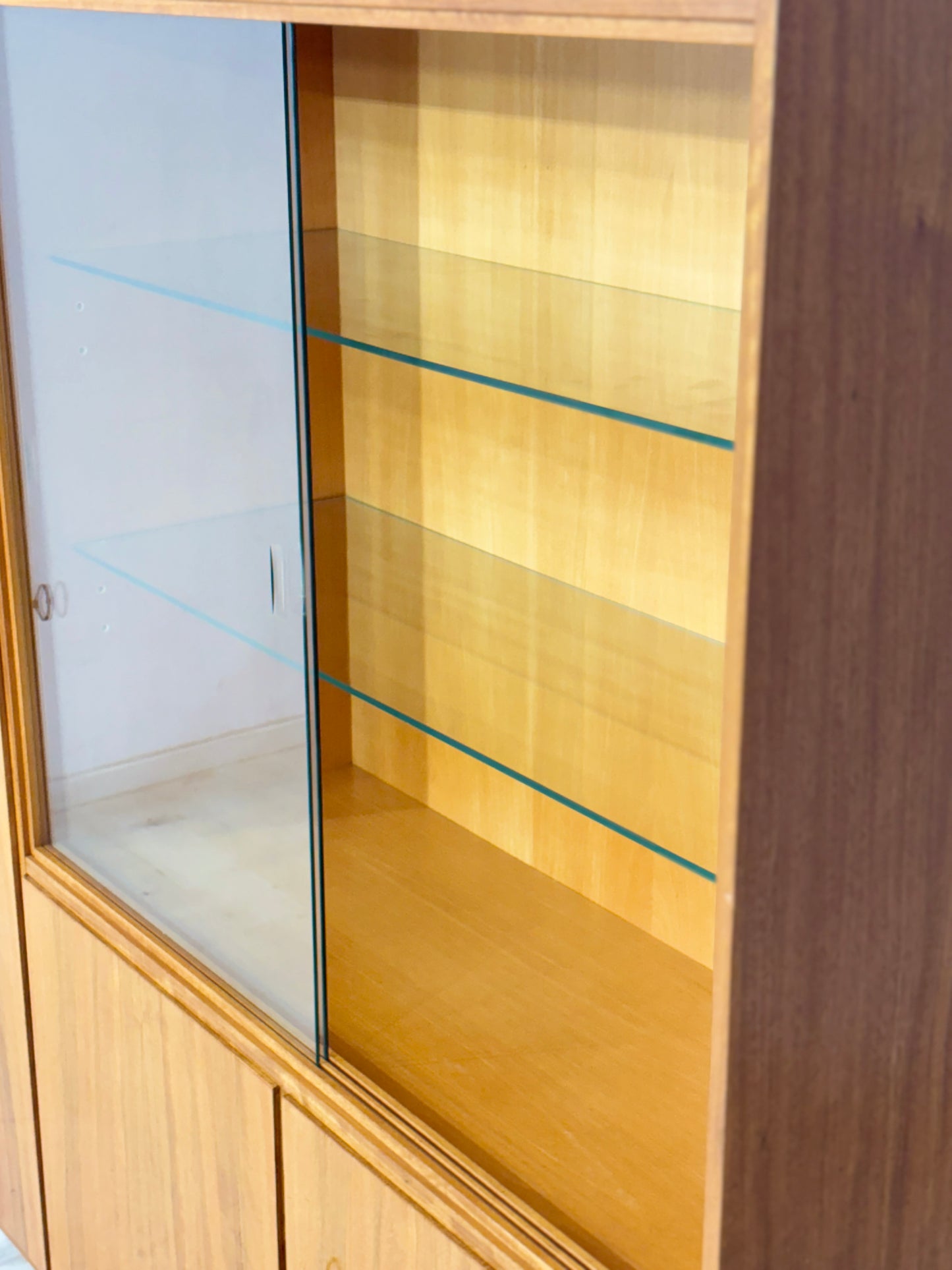 Mid-Century Wohnzimmerschrank – 60er Jahre Vitrine  – Vintage Highboard