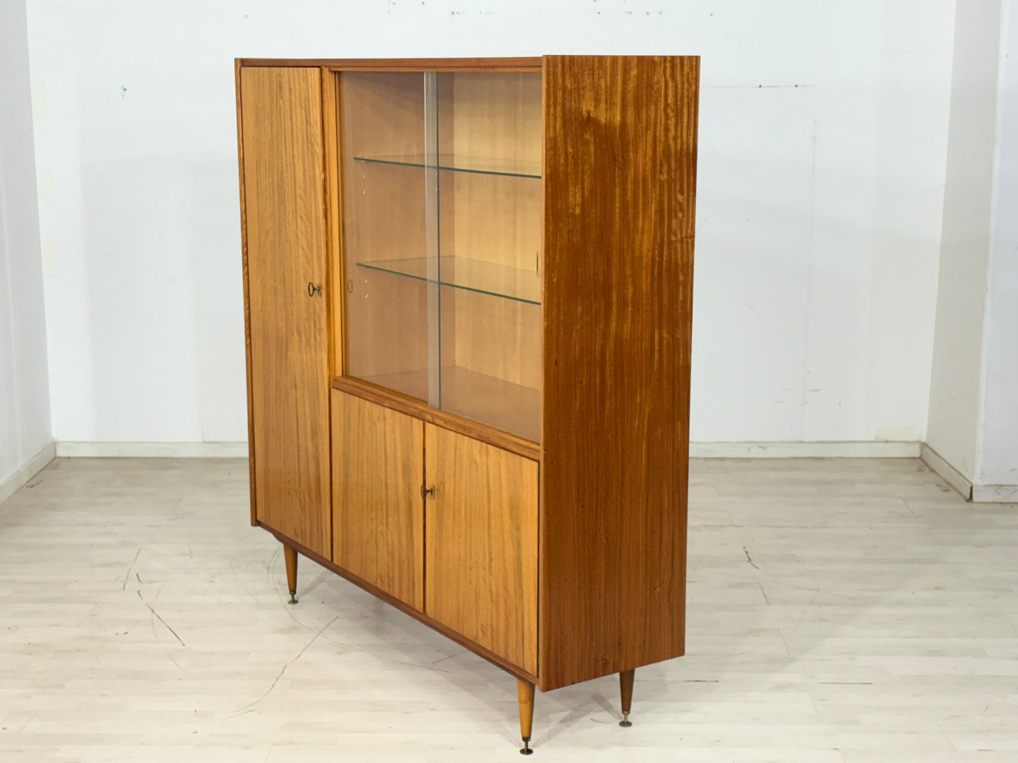 Mid-Century Wohnzimmerschrank – 60er Jahre Vitrine  – Vintage Highboard