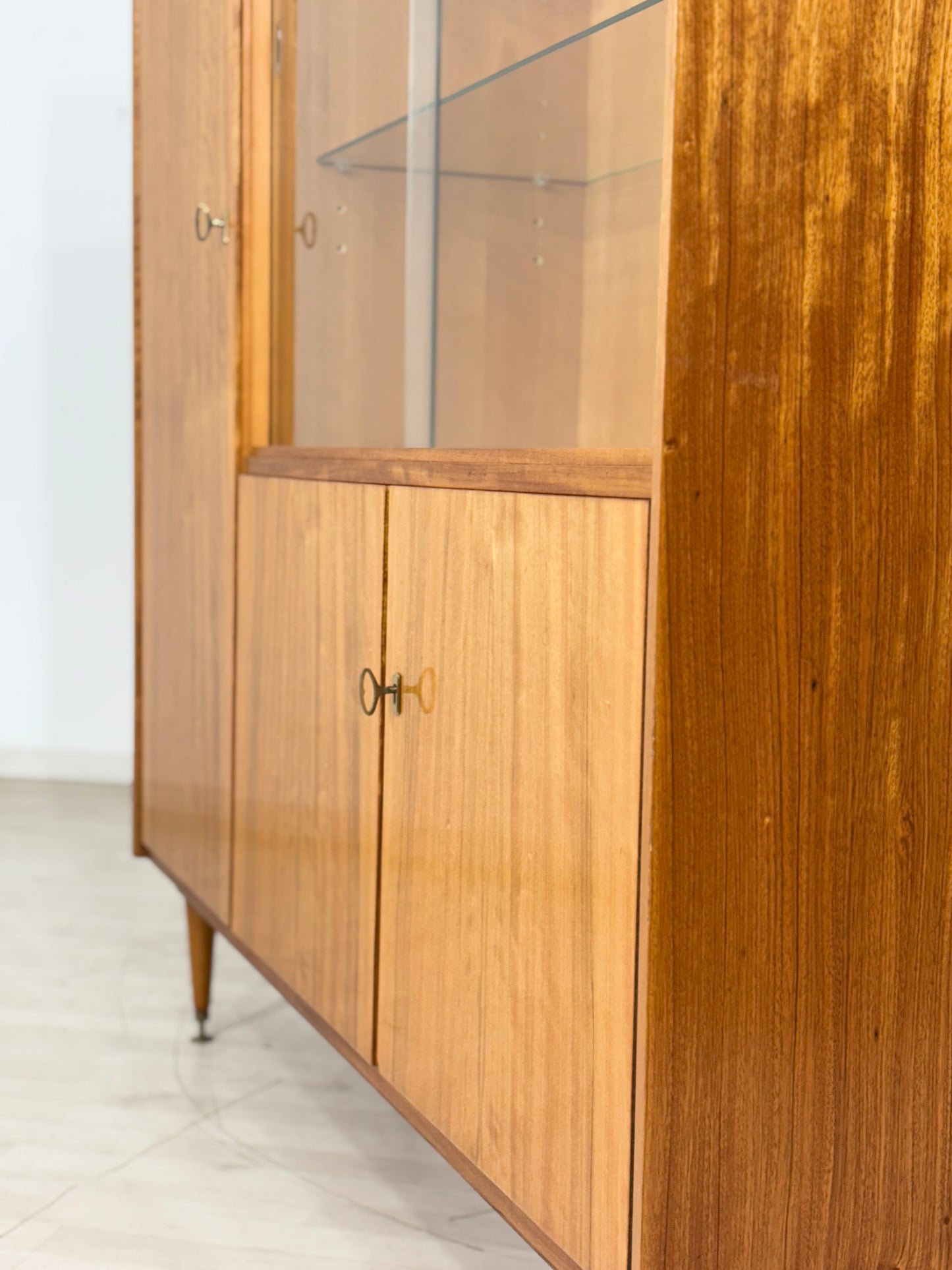 Mid-Century Wohnzimmerschrank – 60er Jahre Vitrine  – Vintage Highboard