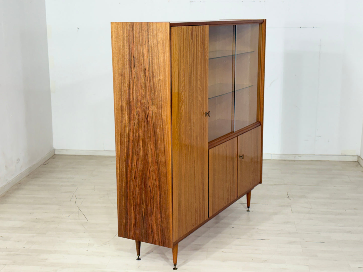 Mid-Century Wohnzimmerschrank – 60er Jahre Vitrine  – Vintage Highboard