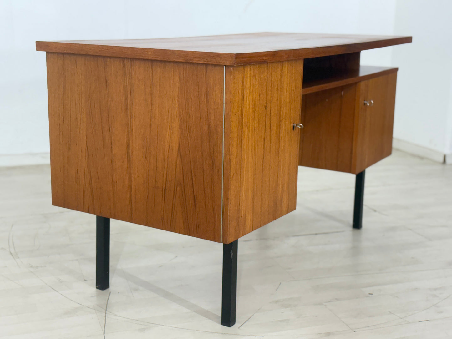 60ER JAHRE TEAK SCHREIBTISCH BÜROTISCH HOLZ TISCH VINTAGE DESK