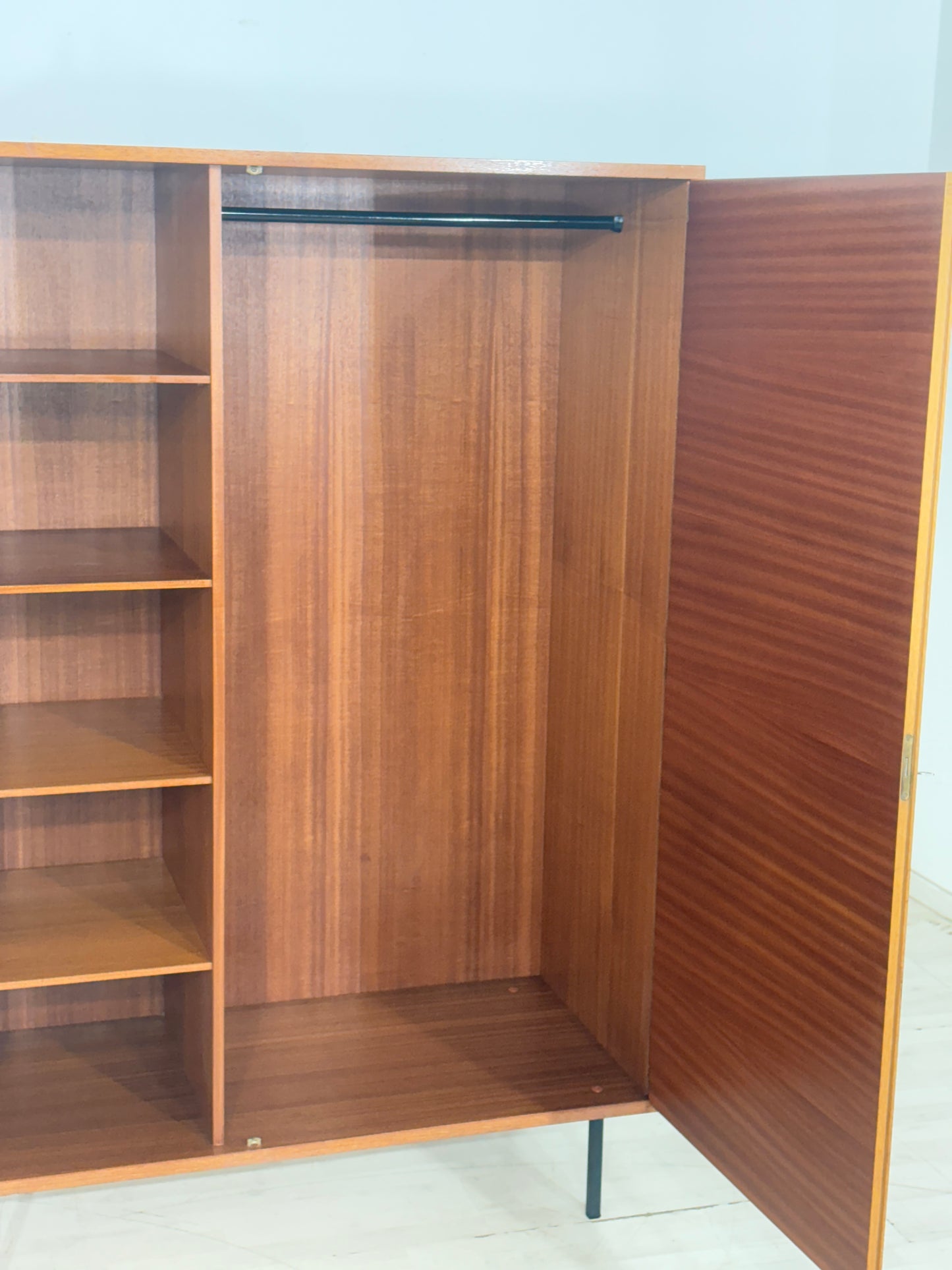 60er Jahre Teak Kleiderschrank Holz Schrank Wäscheschrank Vintage